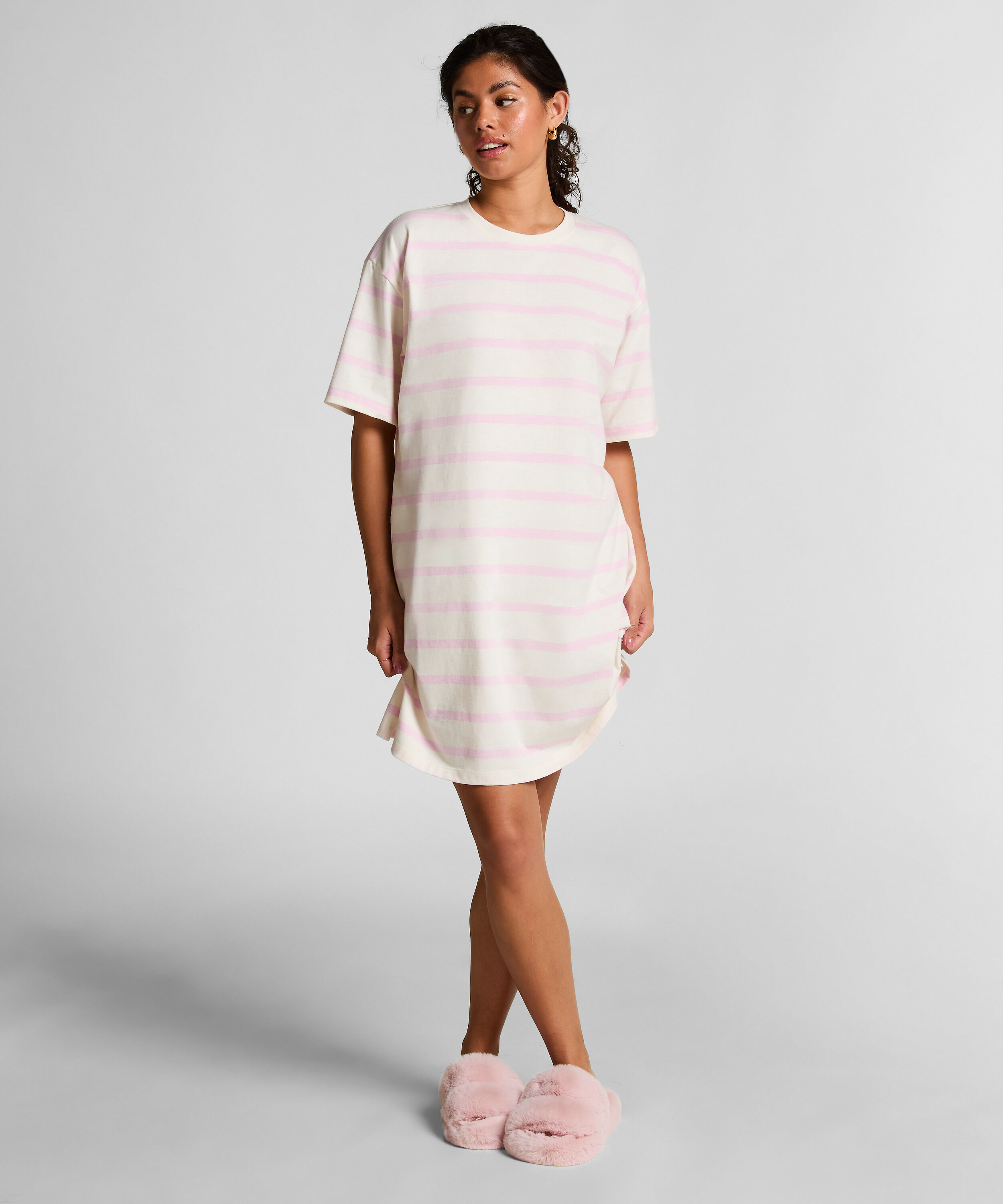 Chemise de nuit, Rose