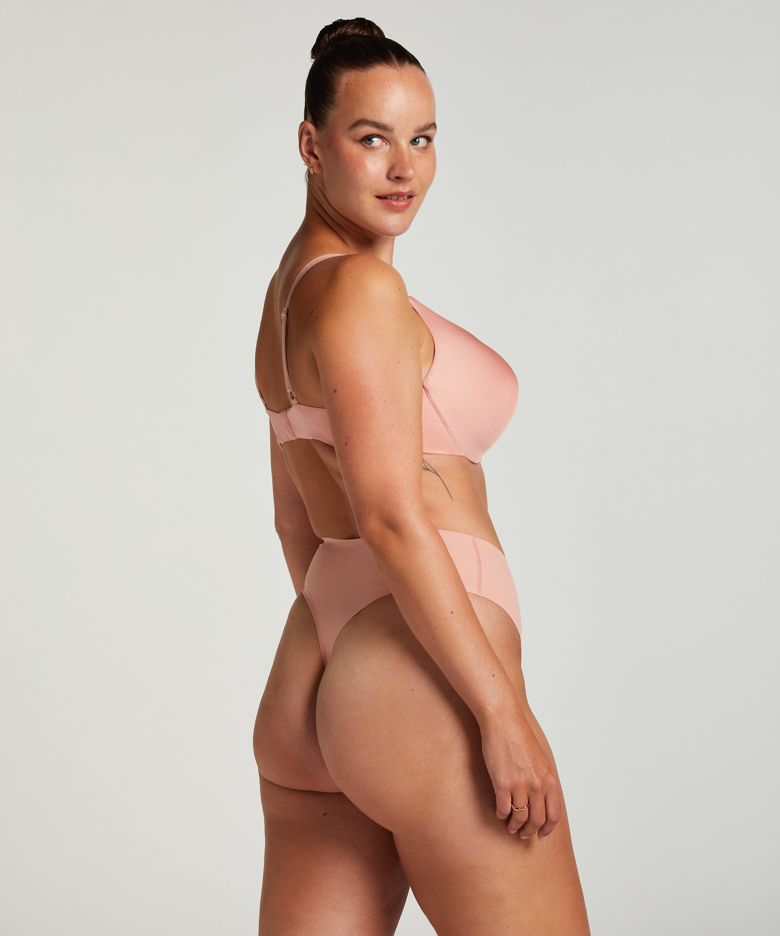 Soutien-gorge à armatures préformé push-up Smooth, Rose, main