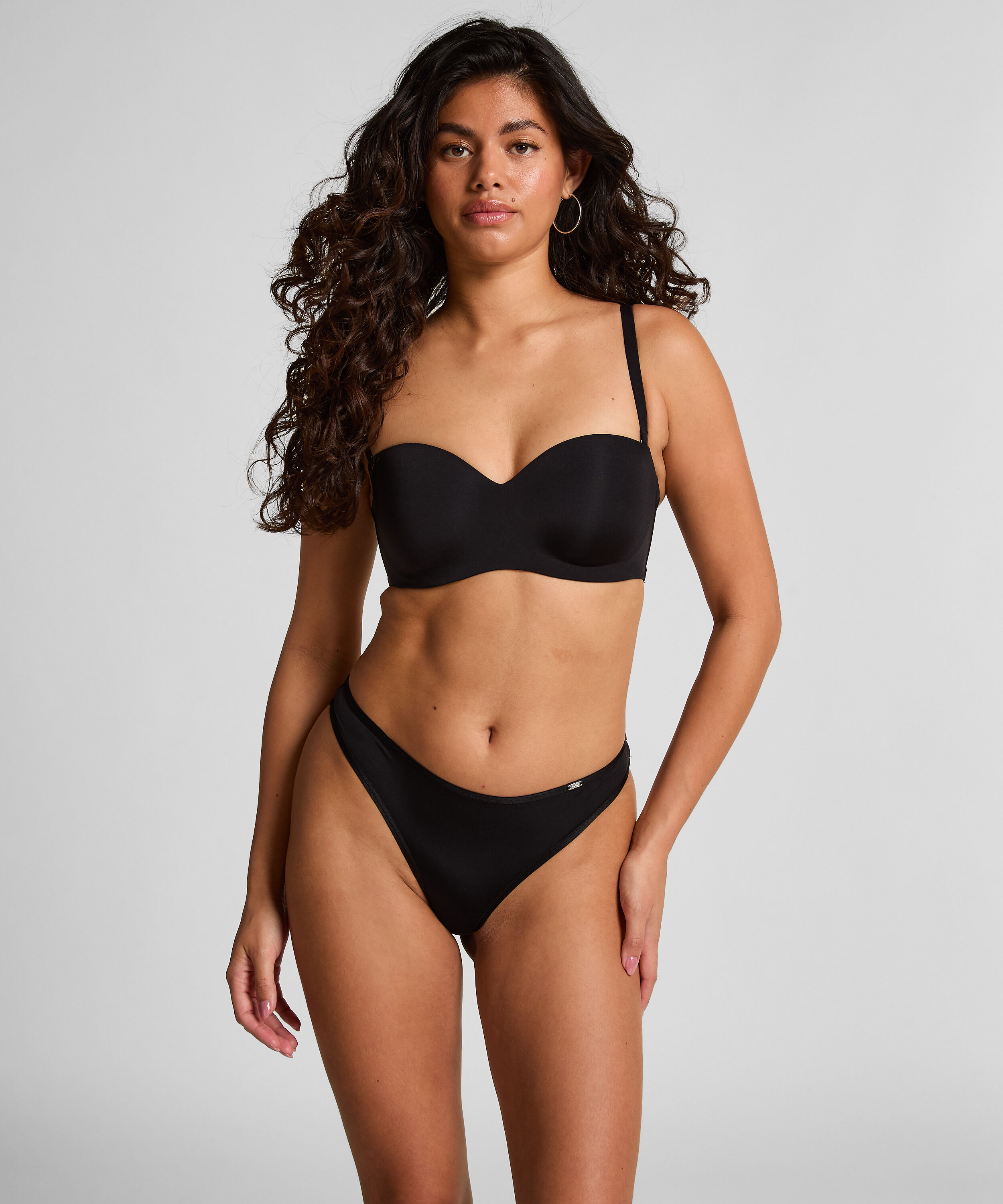 Soutien-gorge push-up sans bretelles &agrave; armatures pr&eacute;form&eacute; Smooth, Noir
