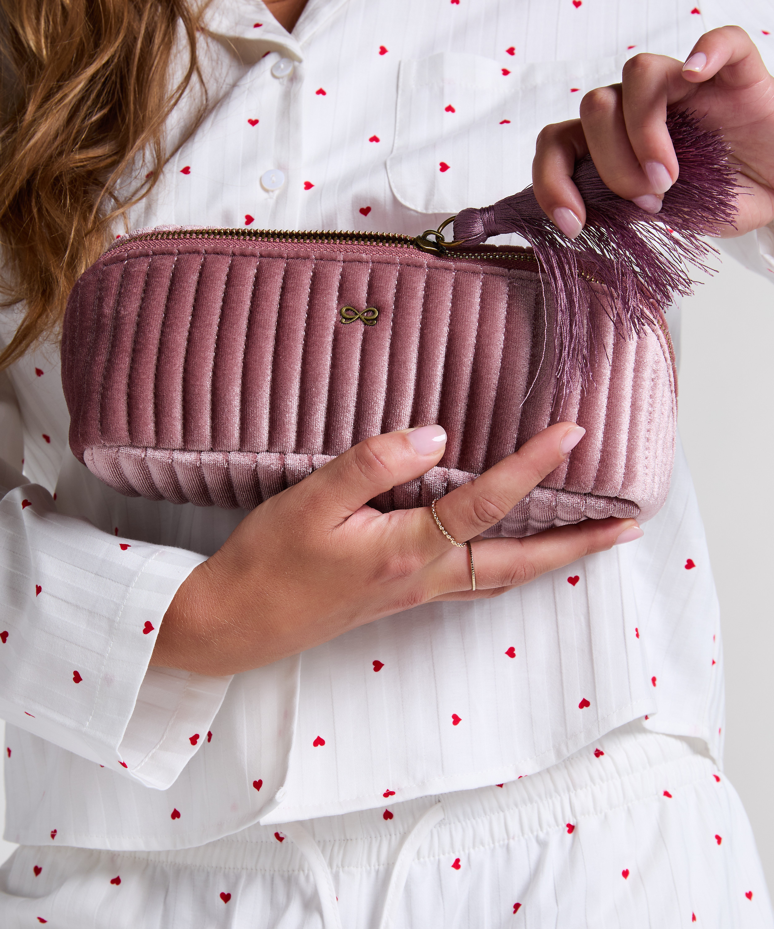 Petite trousse de maquillage Velours, Rose, main