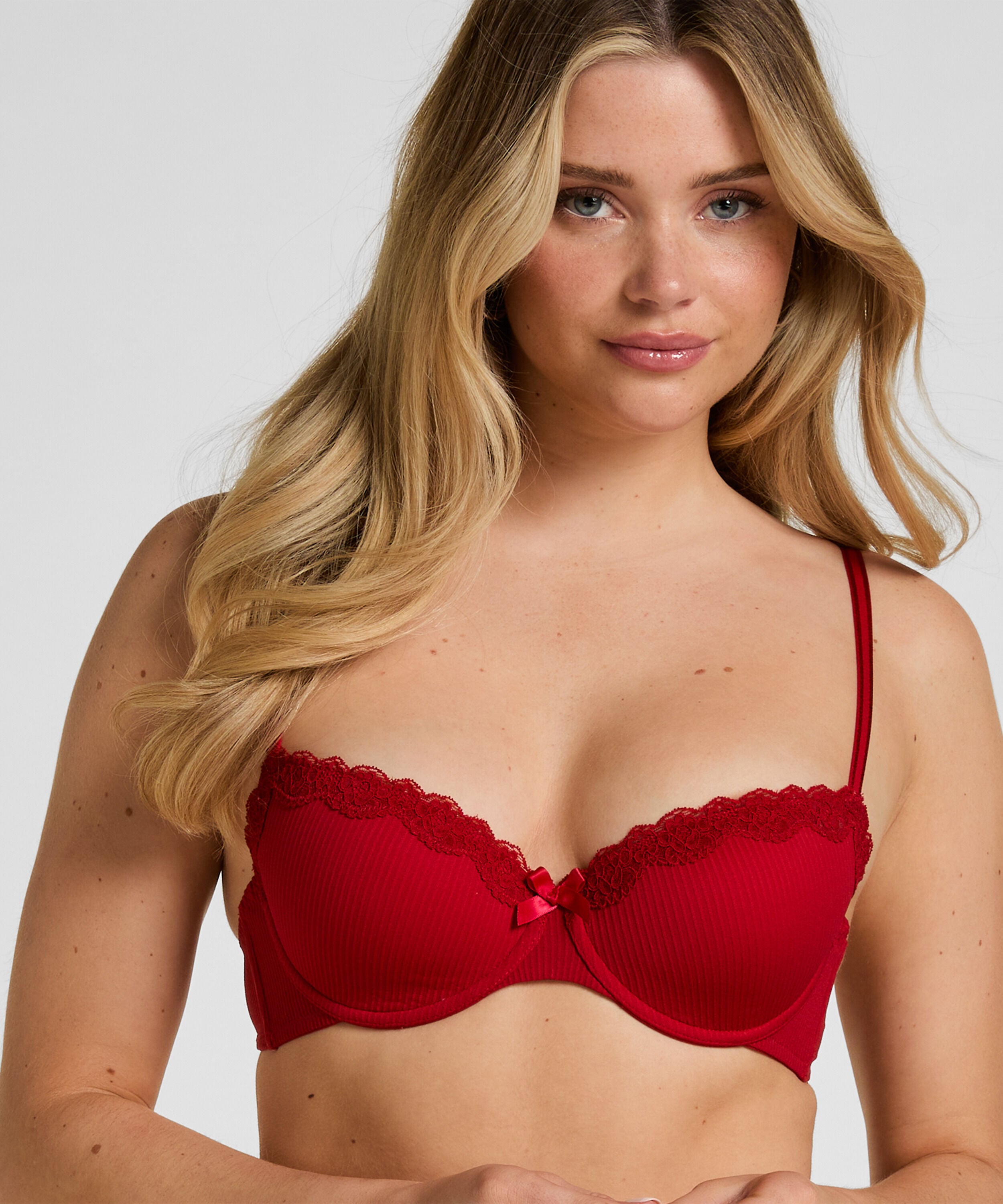 Soutien-gorge à armatures rembourré Lola, Rouge