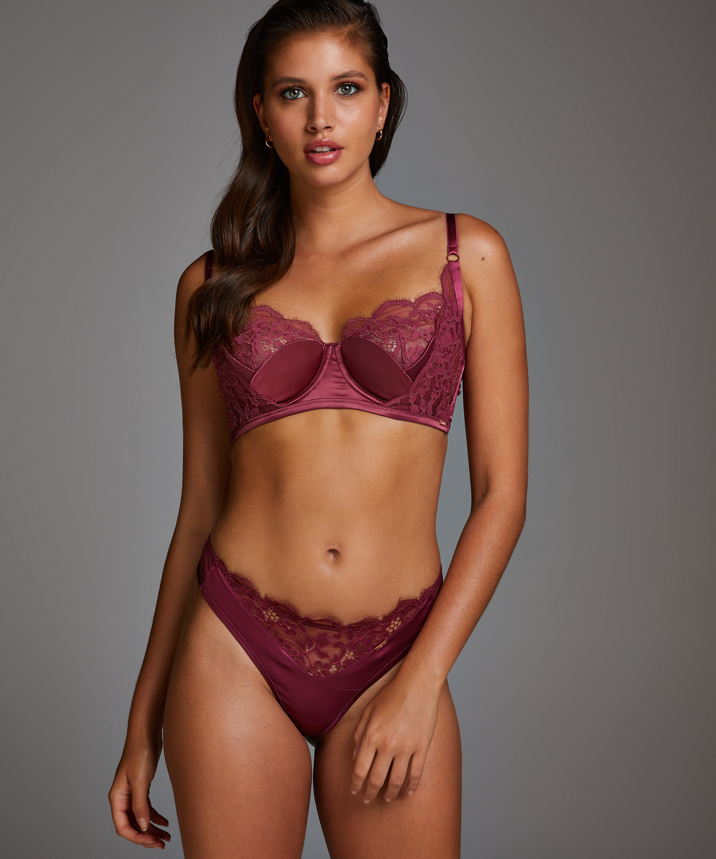 Soutien-gorge bustier préformé Poppy, Rouge, main