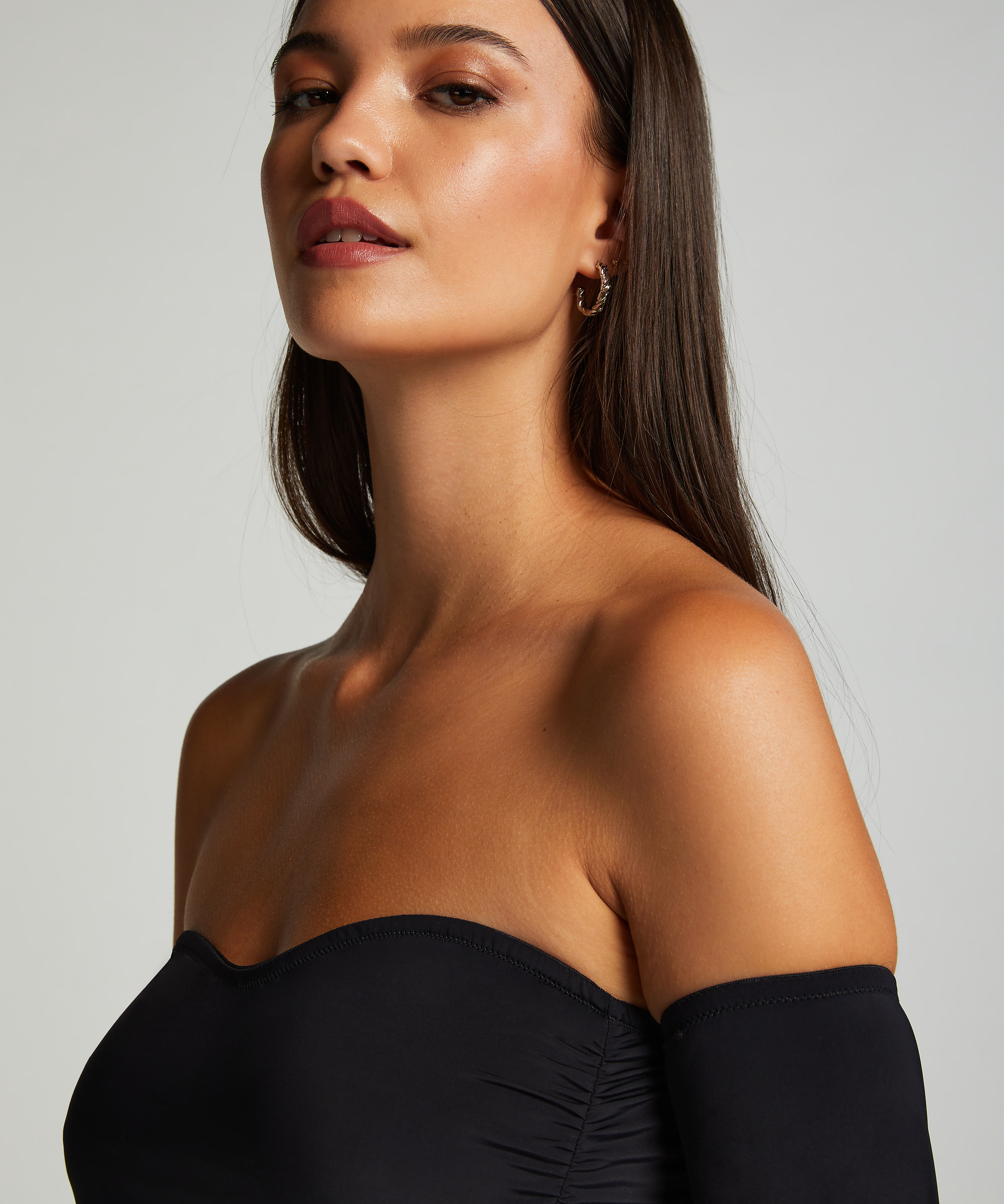 Body Fiona, Noir, main