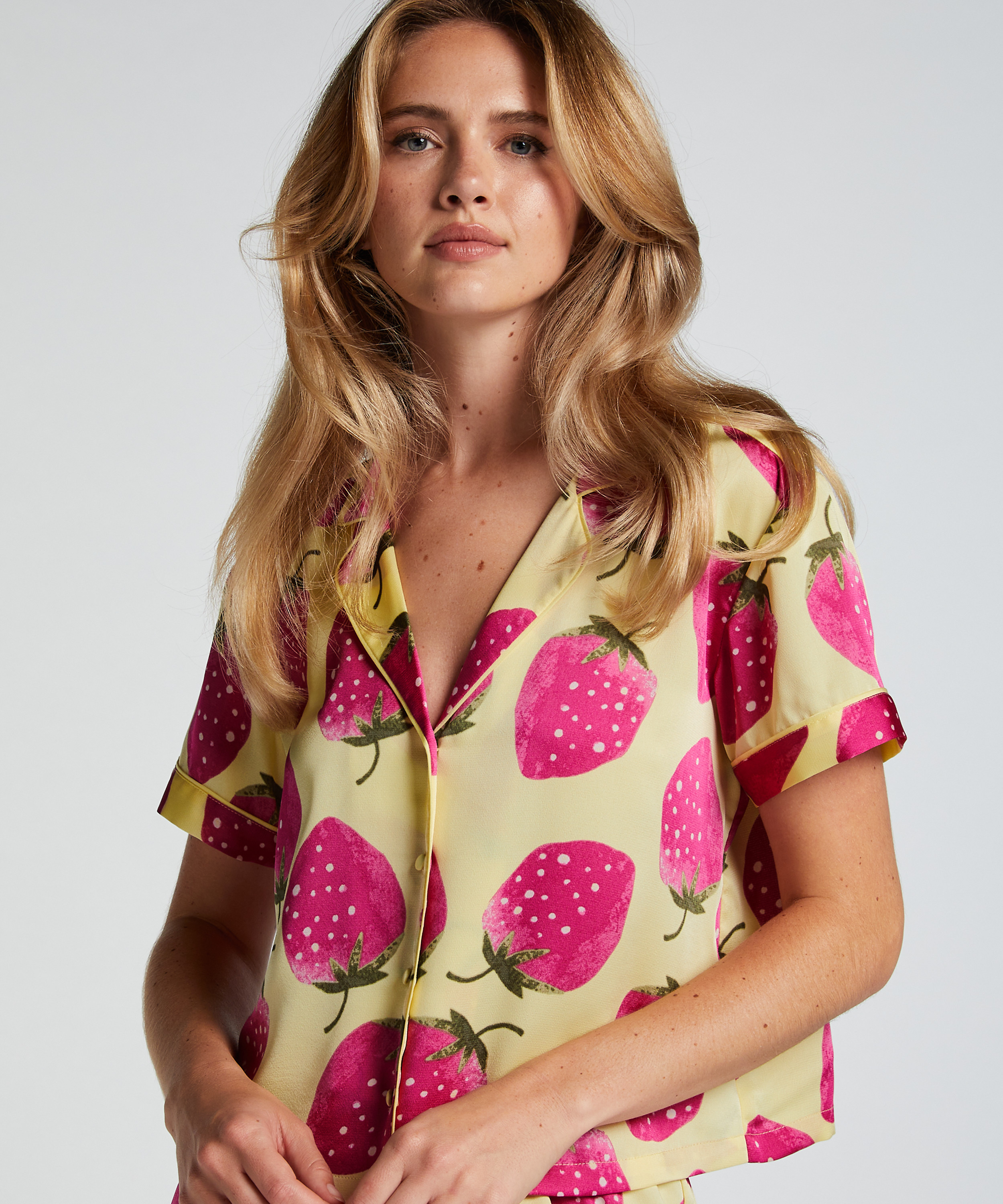 Veste à manches courtes en satin, Jaune, main