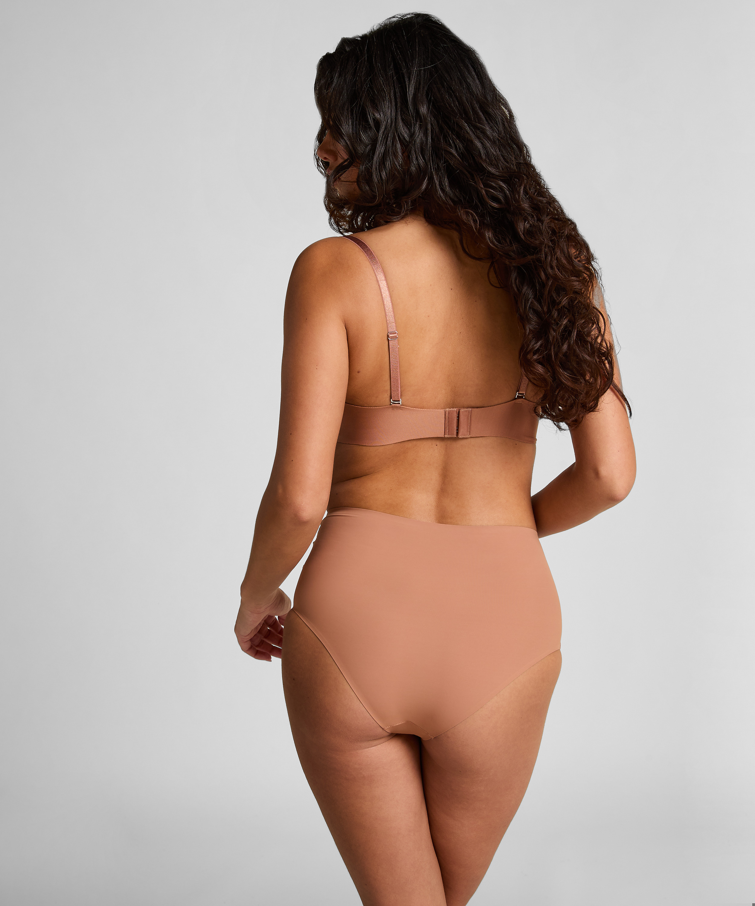 Soutien-gorge &agrave; armatures pr&eacute;form&eacute; sans bretelles Jane, Marron, main