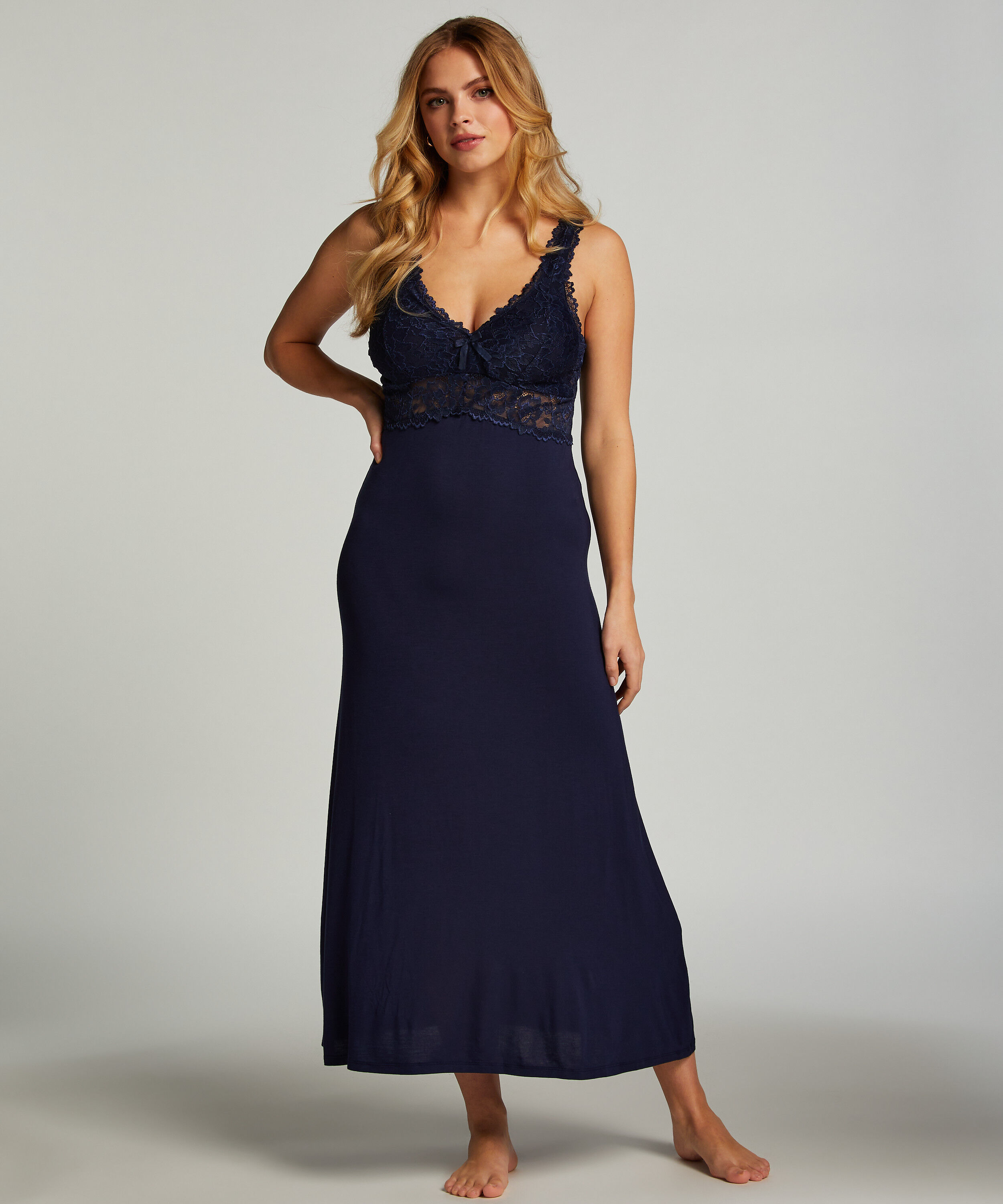Nuisette Nora dentelle longue, Bleu