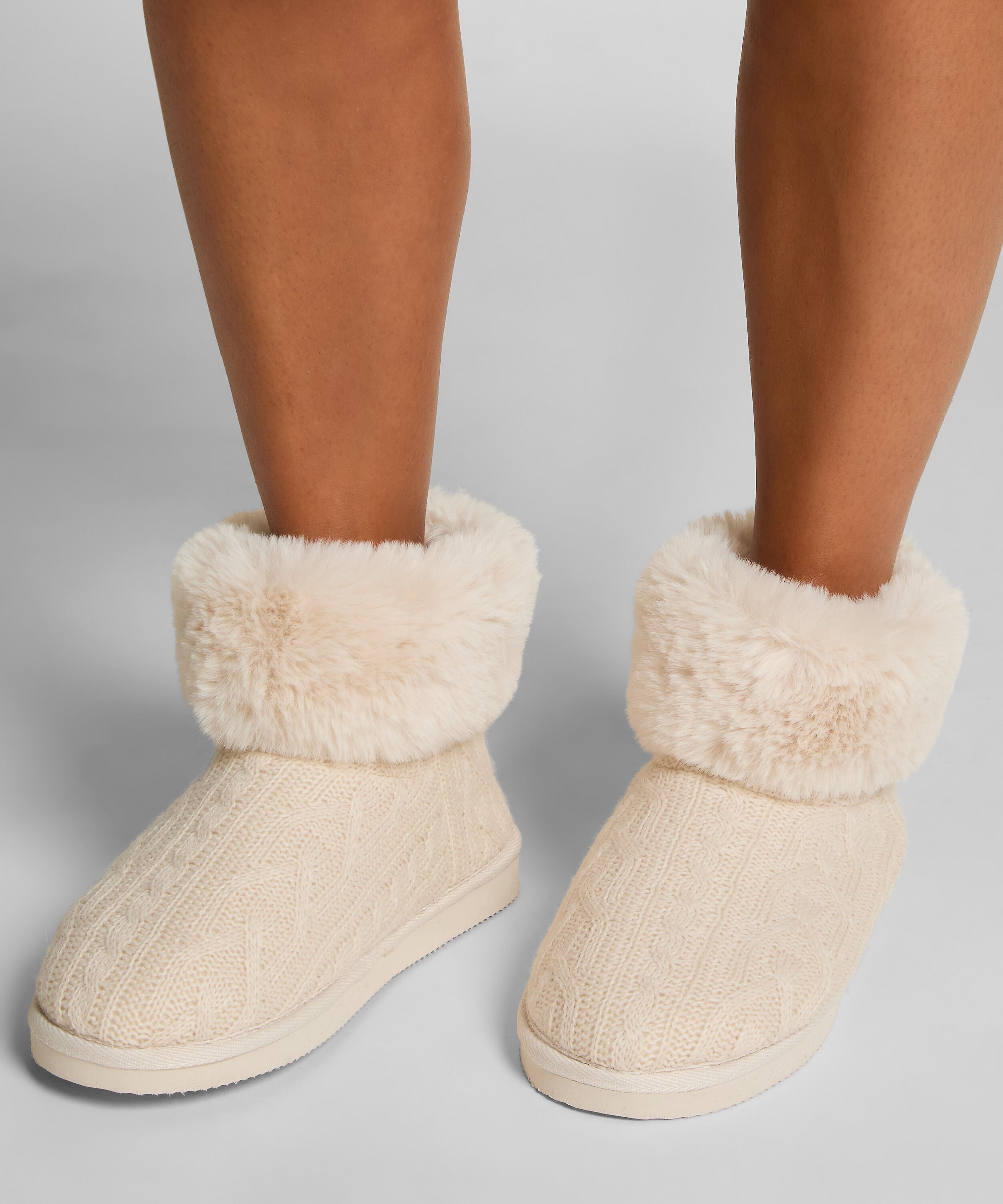Pantoufles Saar, Blanc