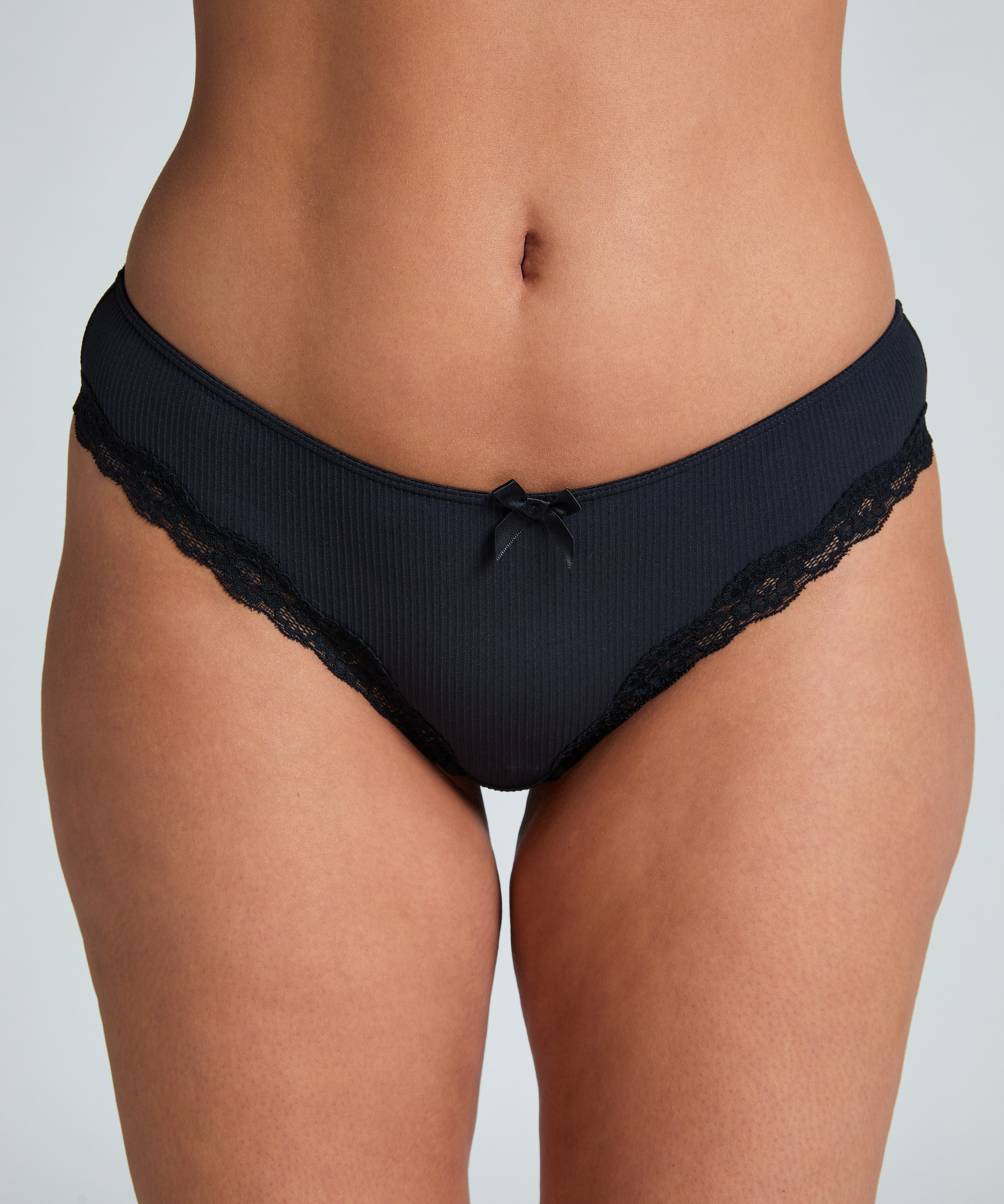 Slip br&eacute;silien Lola, Noir, main