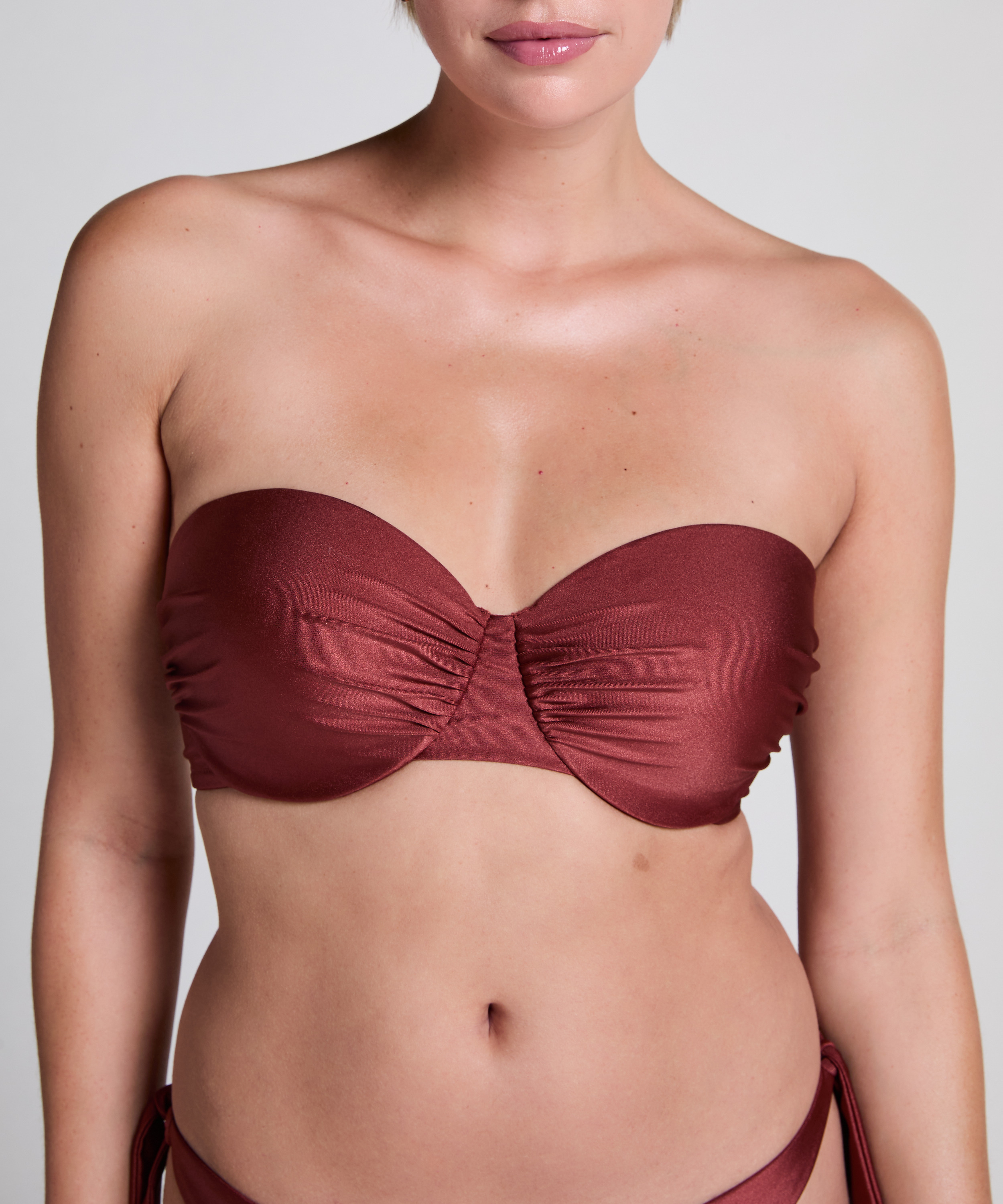 Haut de bikini bandeau Dune, Rouge, main