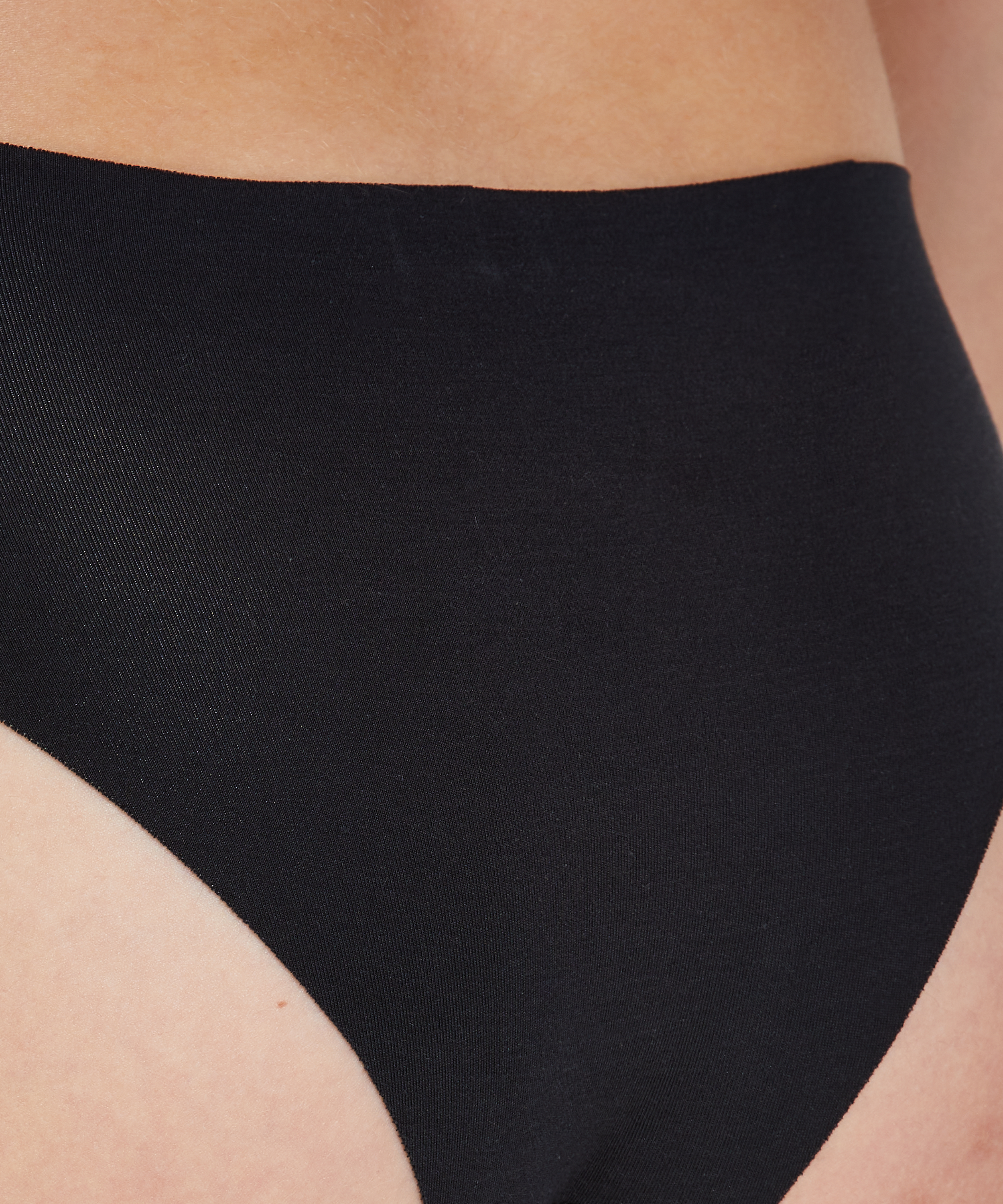 Slip brésilien invisible en coton, Noir, main