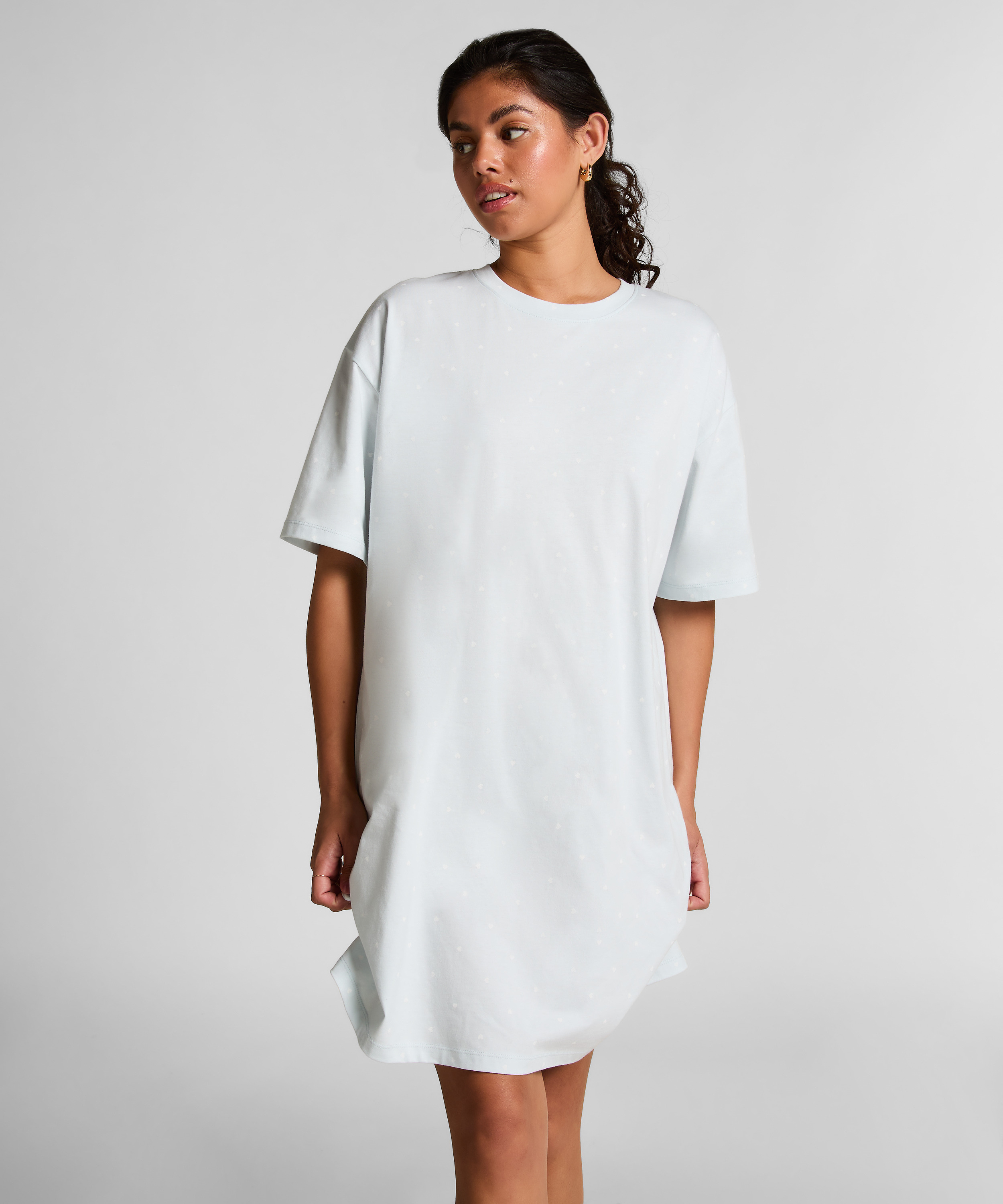 Chemise de nuit, Bleu, main