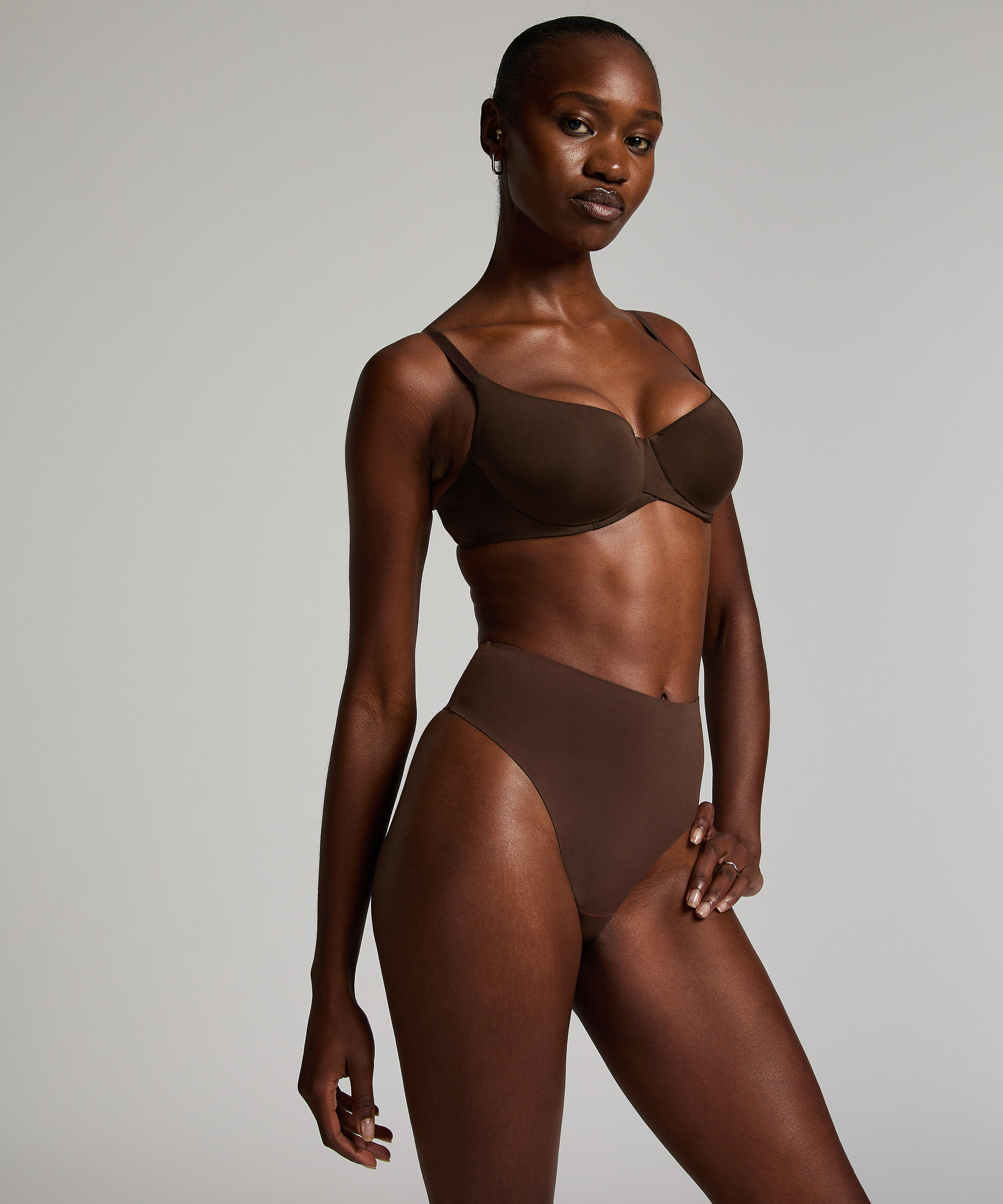 Soutien-gorge à armatures préformé Smooth, Marron, main