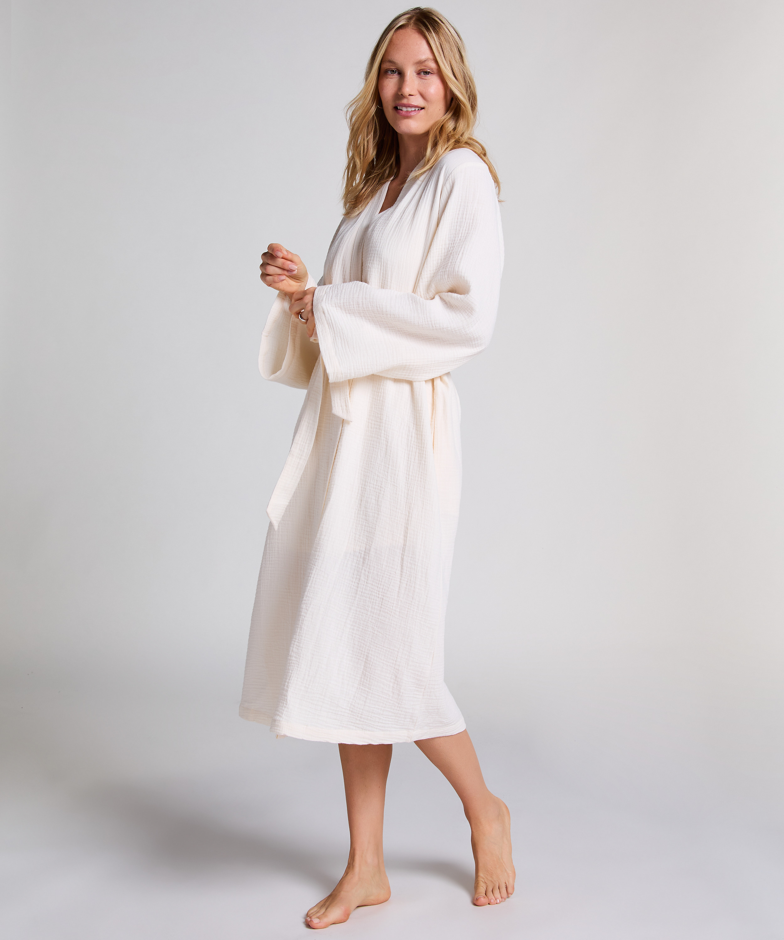 Robe longue en mousseline, Blanc, main
