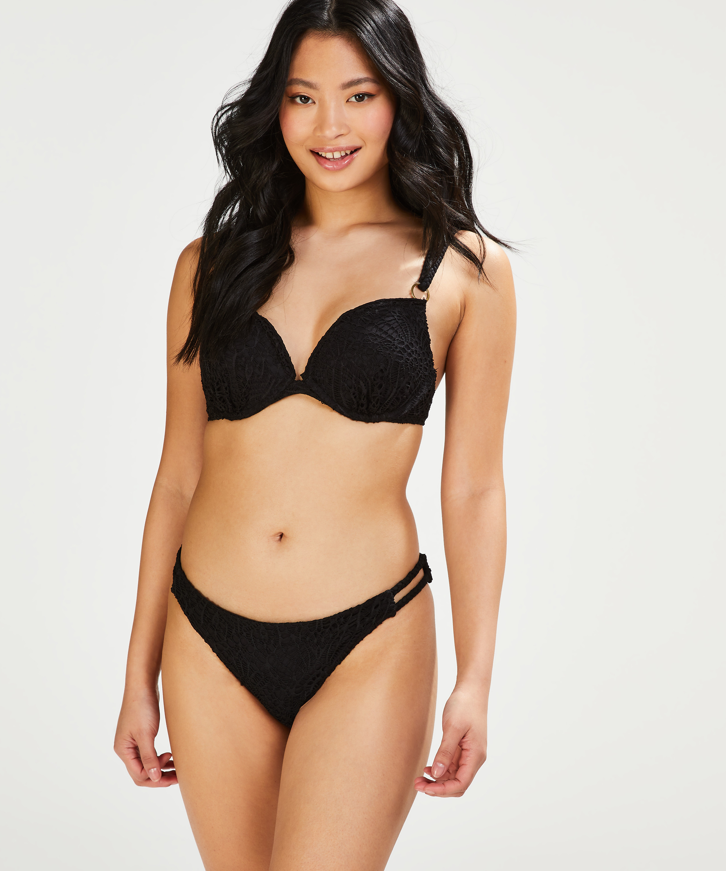 Bas de bikini brésilien Crochet, Noir, main