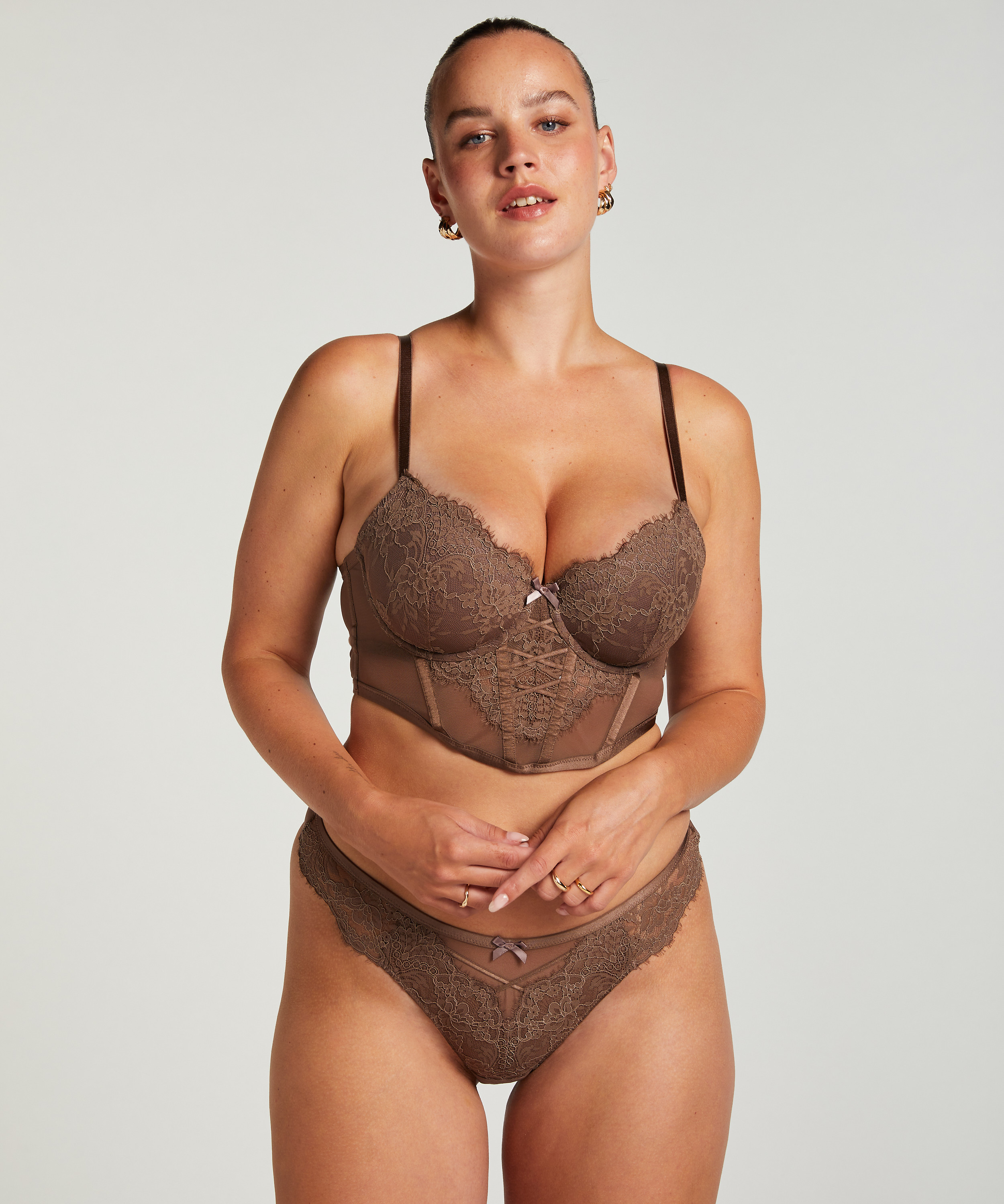 Soutien-gorge à armatures préformé longline Arabella, Marron, main