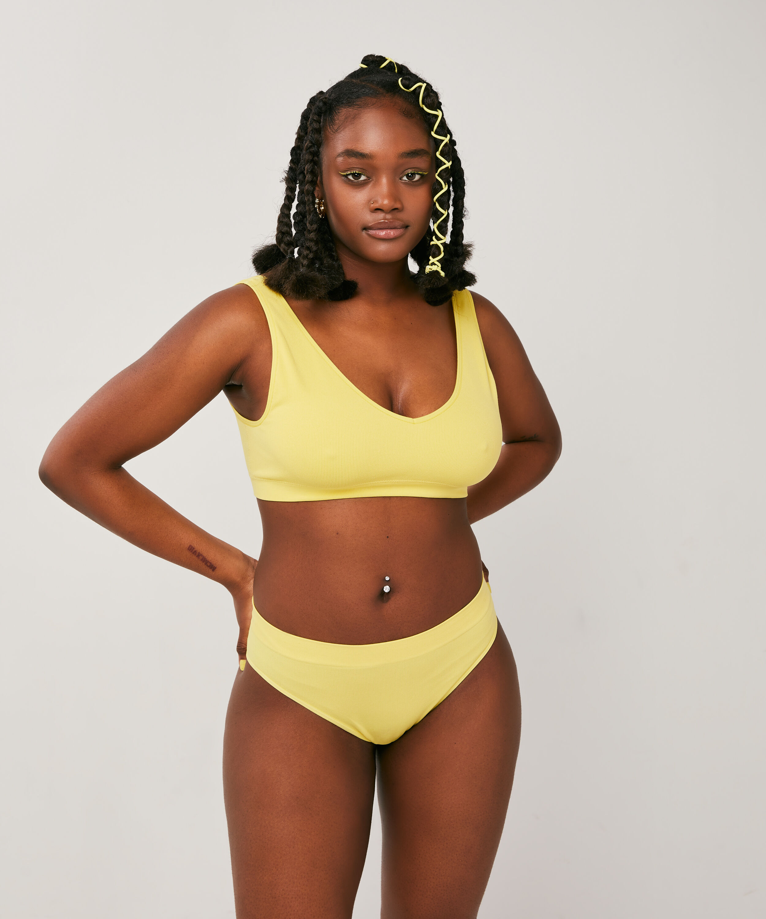 Brassi&egrave;re Bae, Jaune