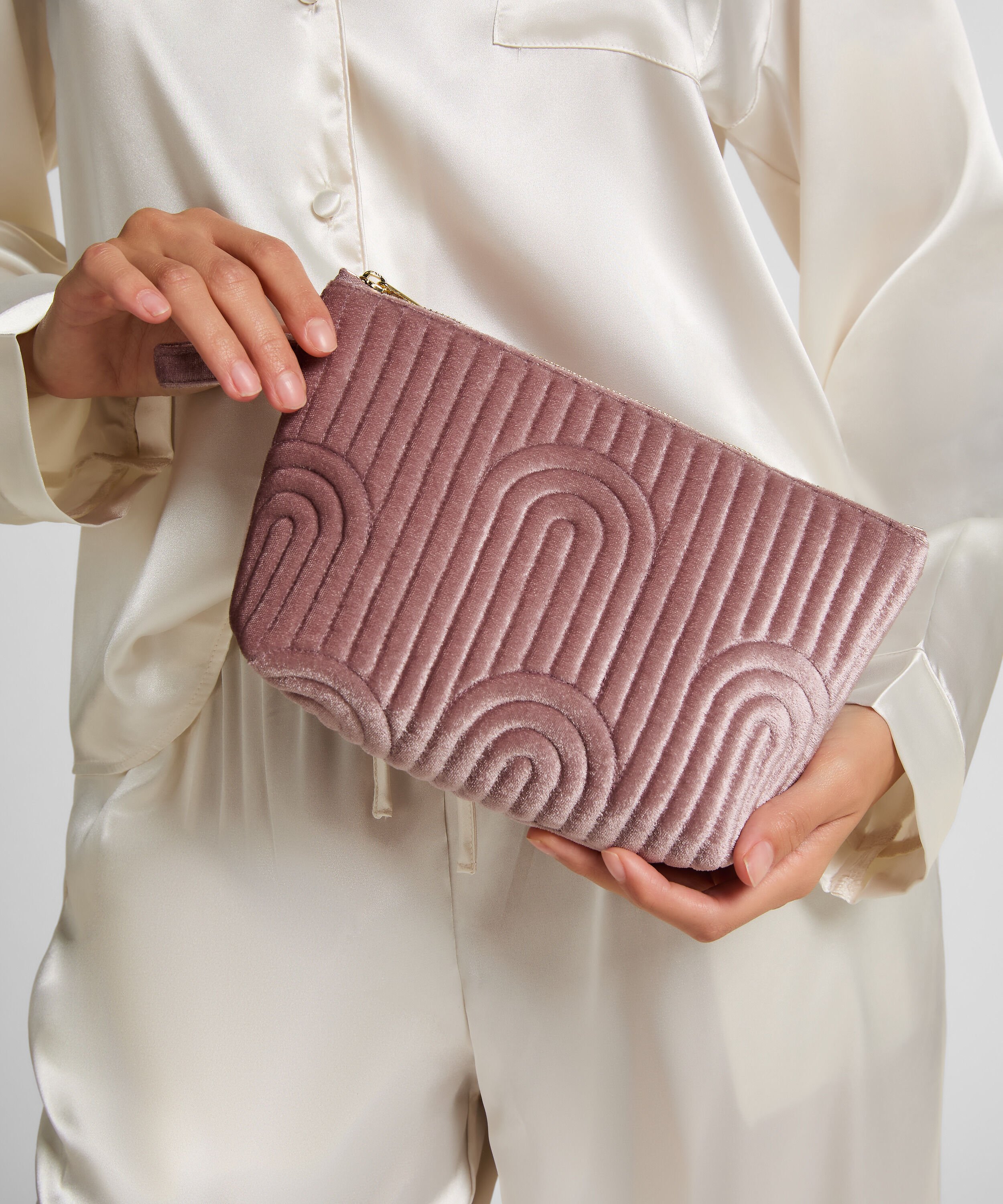 Petite trousse de maquillage en velours