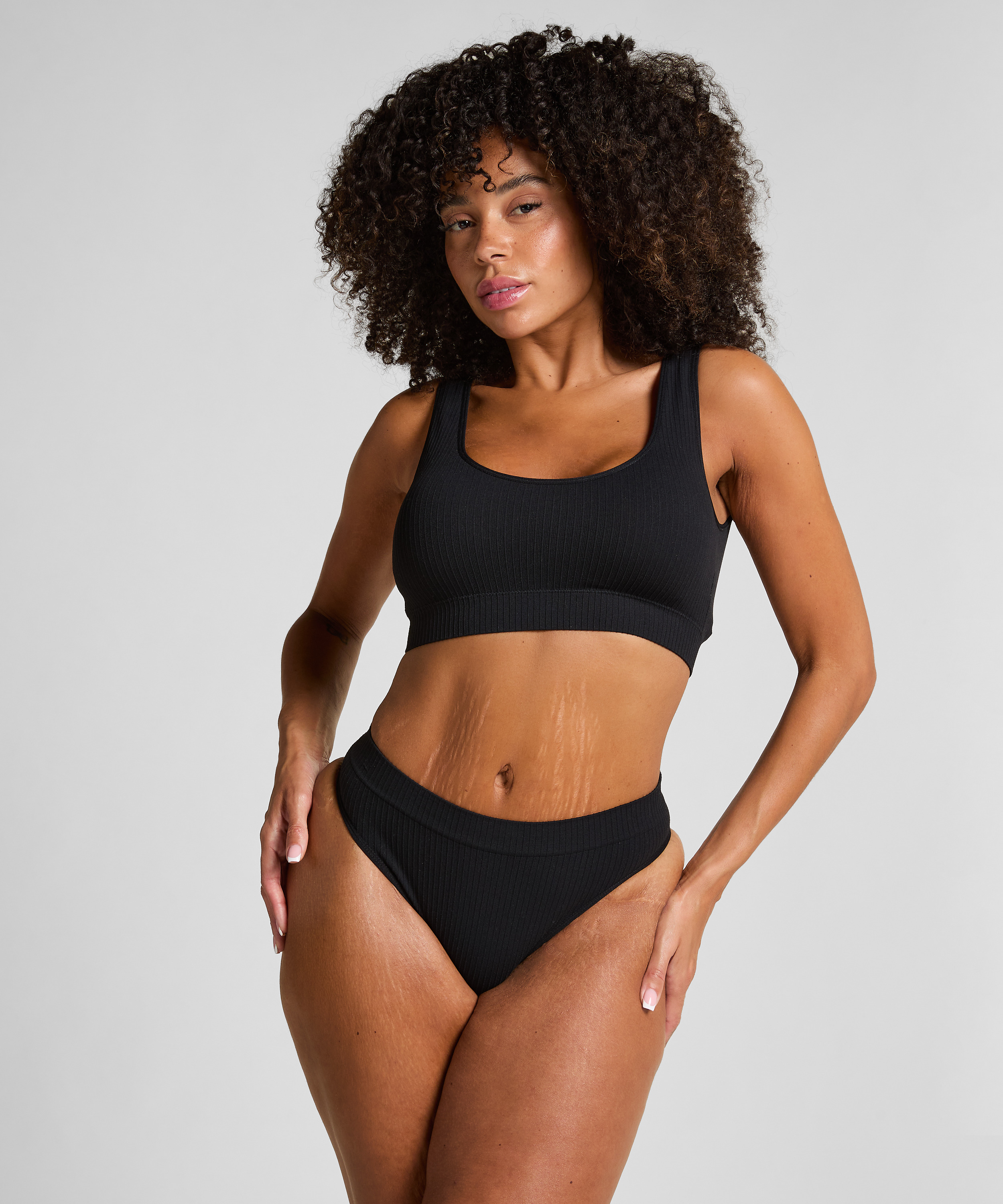 Slip br&eacute;silien Dianne, Noir, main