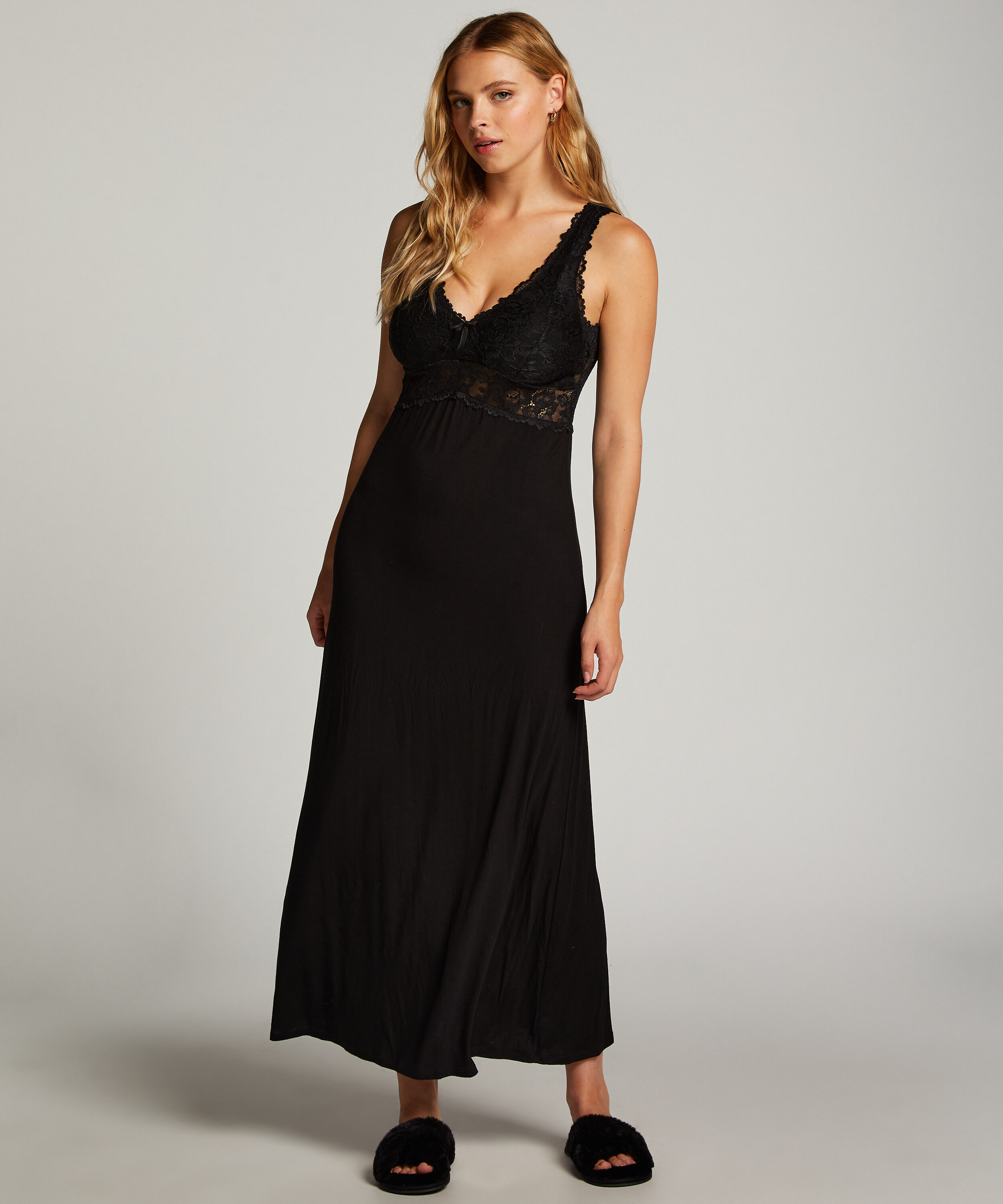 Nuisette Nora dentelle longue, Noir