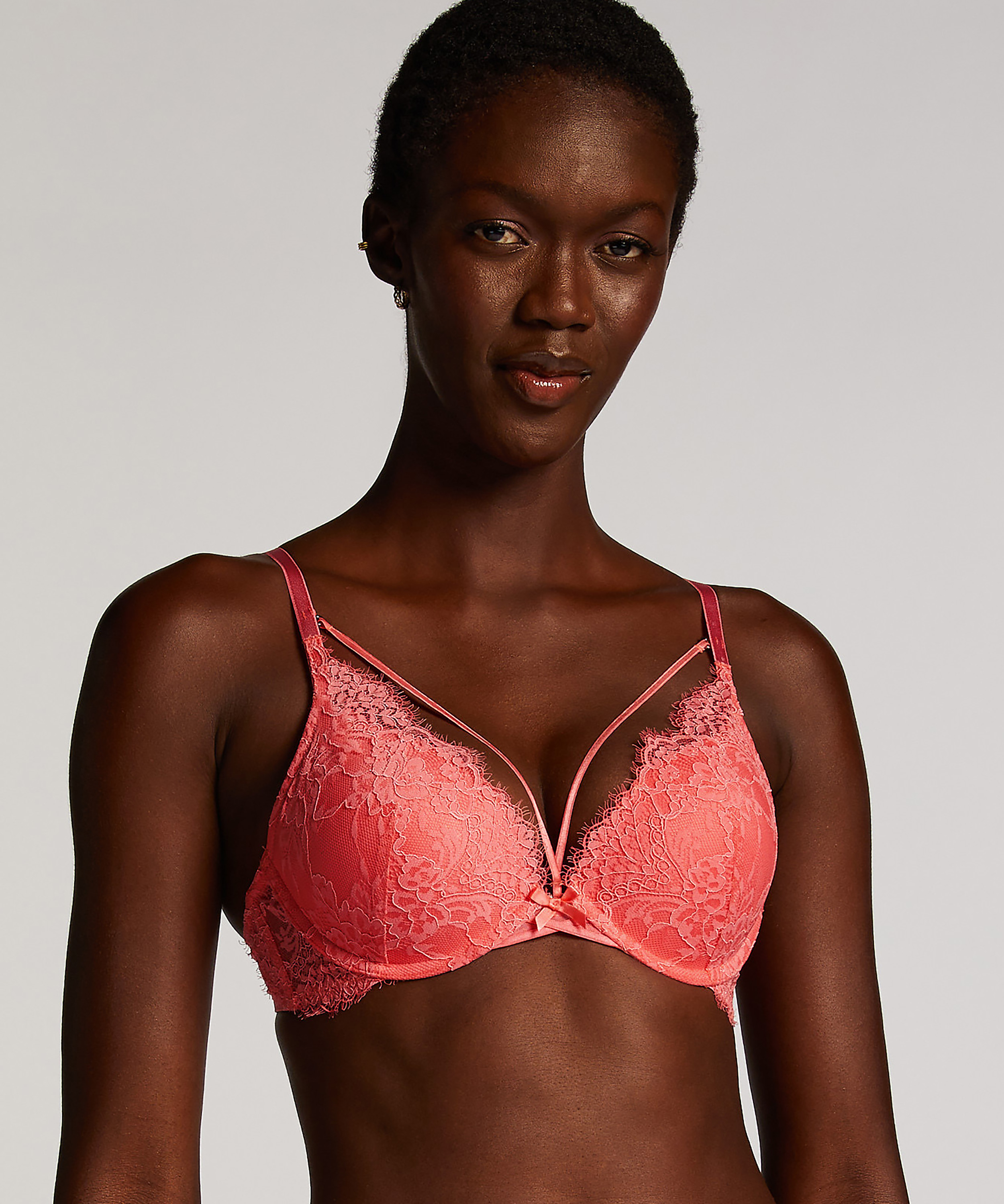 Soutien-gorge push-up à armatures préformé Arabella, Rose, main