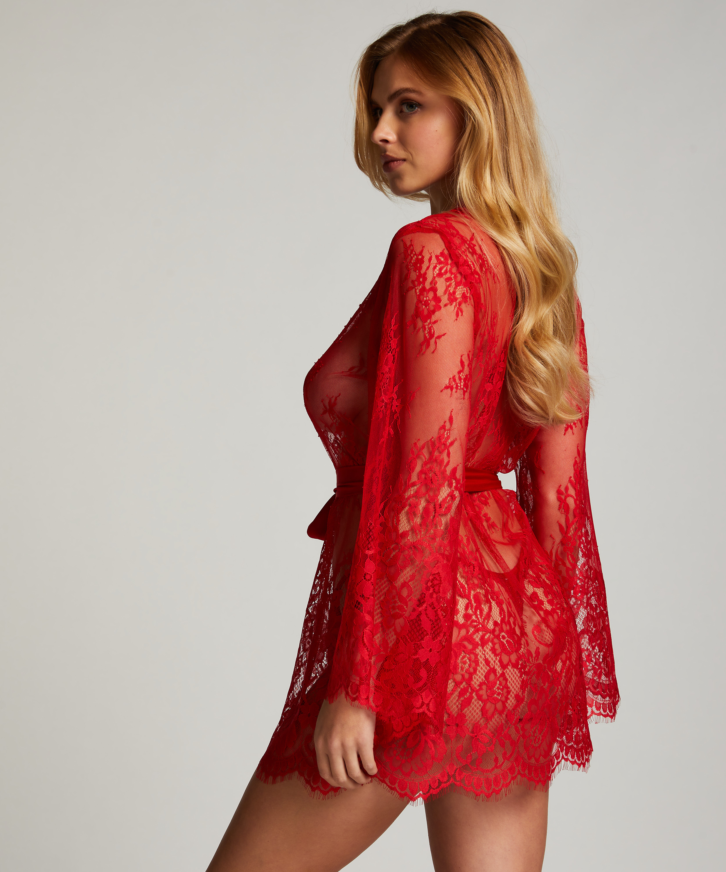 Kimono Lace Isabelle, Rouge, main