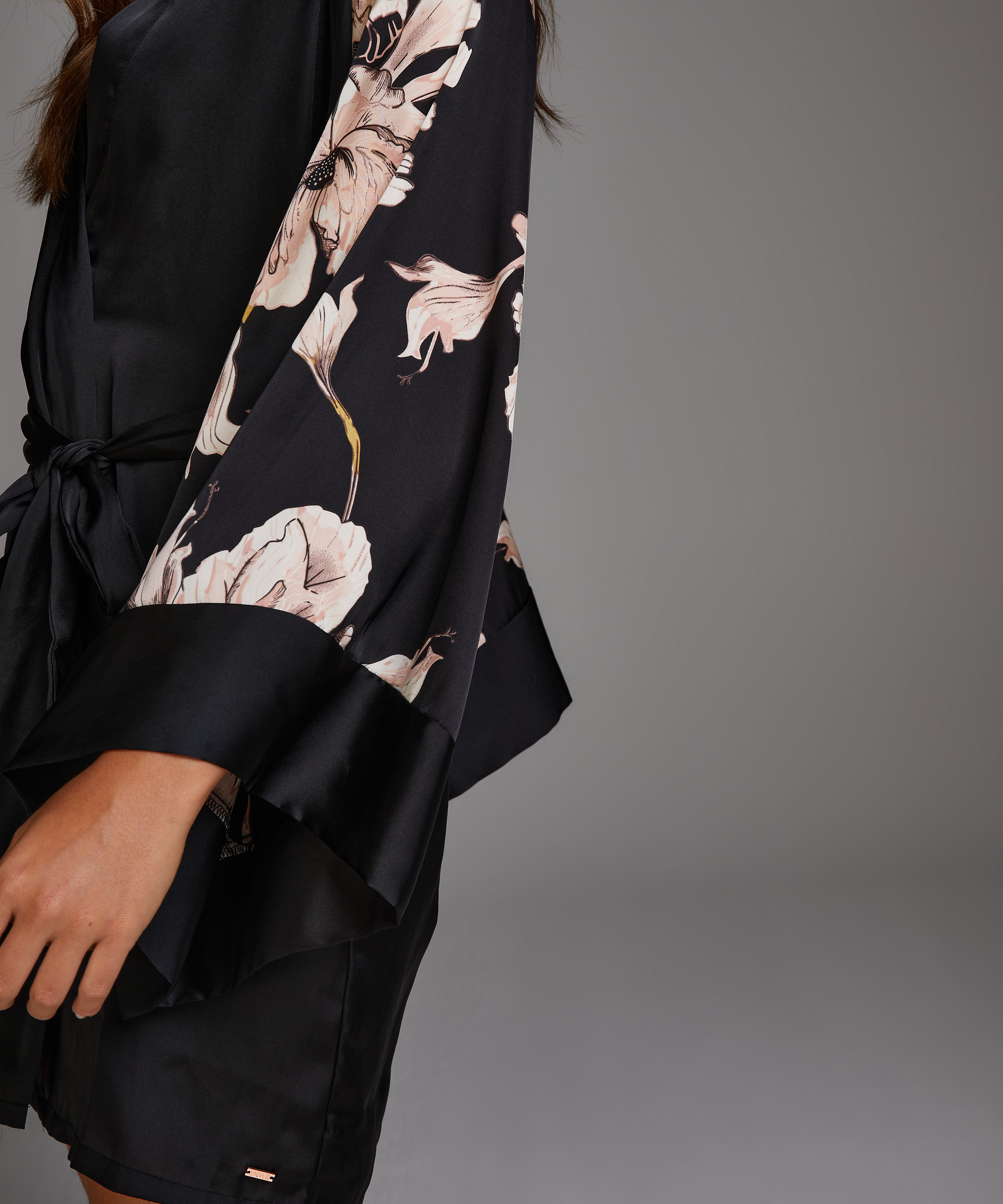 Kimono Satin Bloom, Noir, main