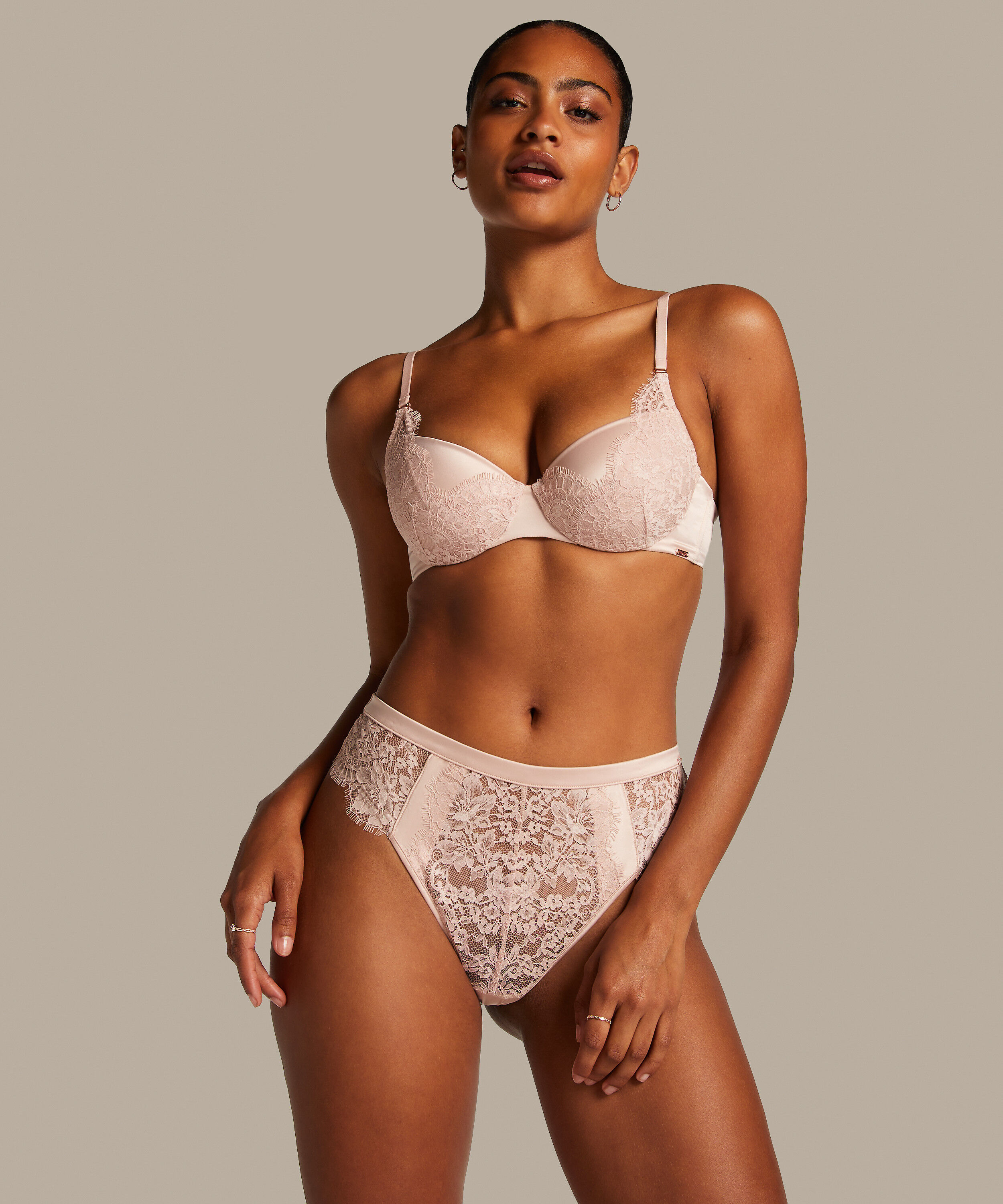 String Chalice, Rose