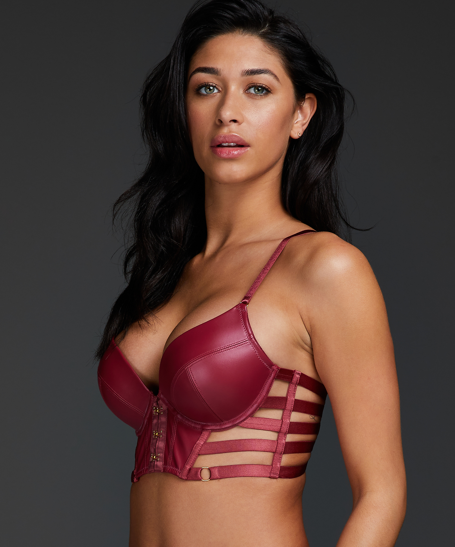 Soutien-gorge rembourré à armatures Vicky, Rouge, main