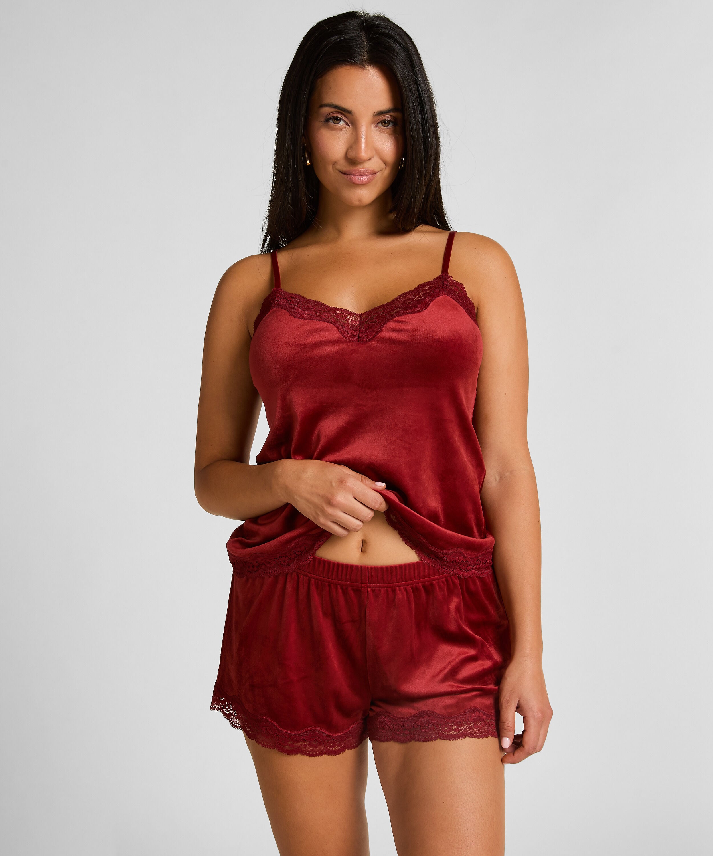 Short en velours à dentelle, Rouge