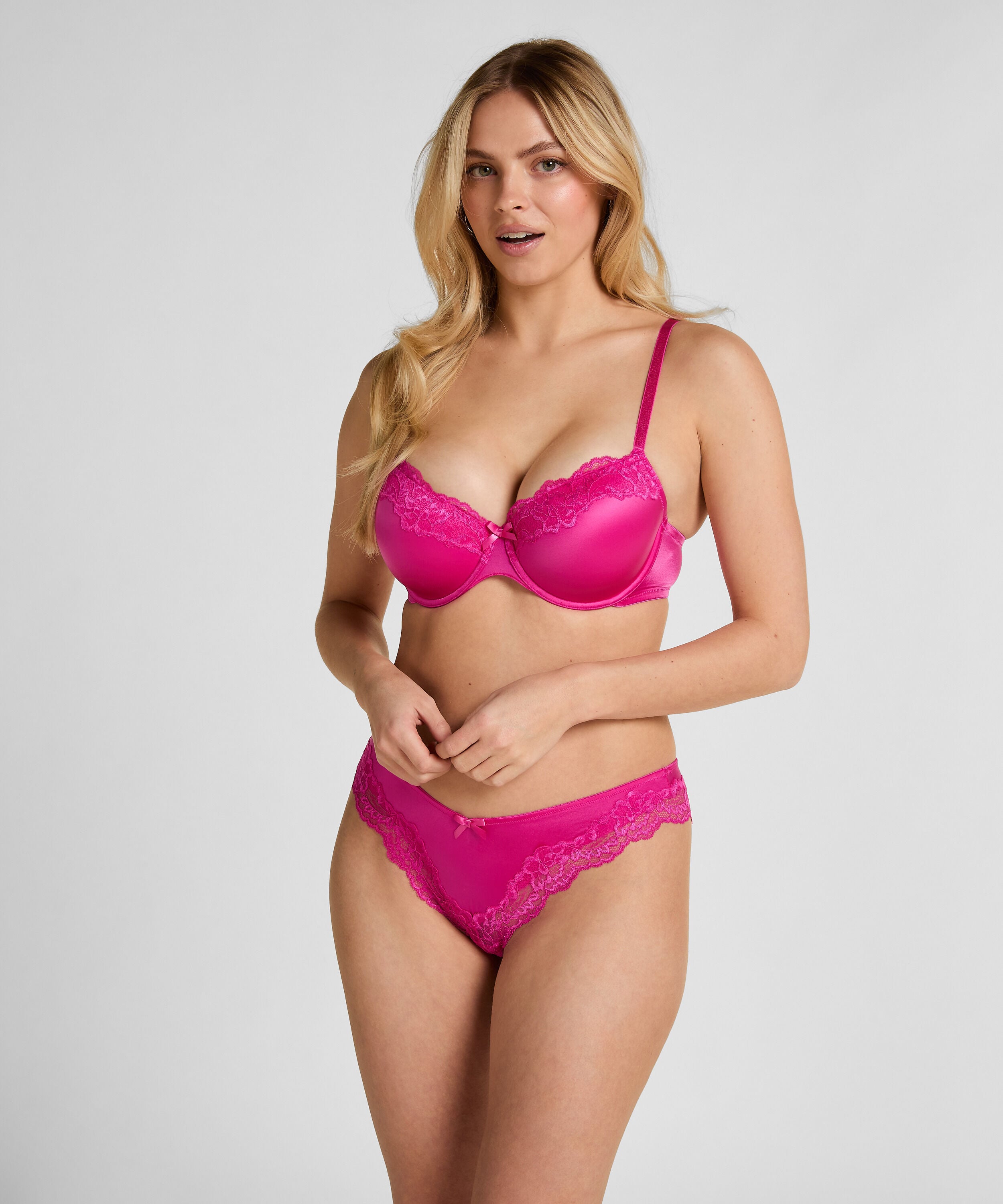 Slip brésilien Lace & Shine, Rose