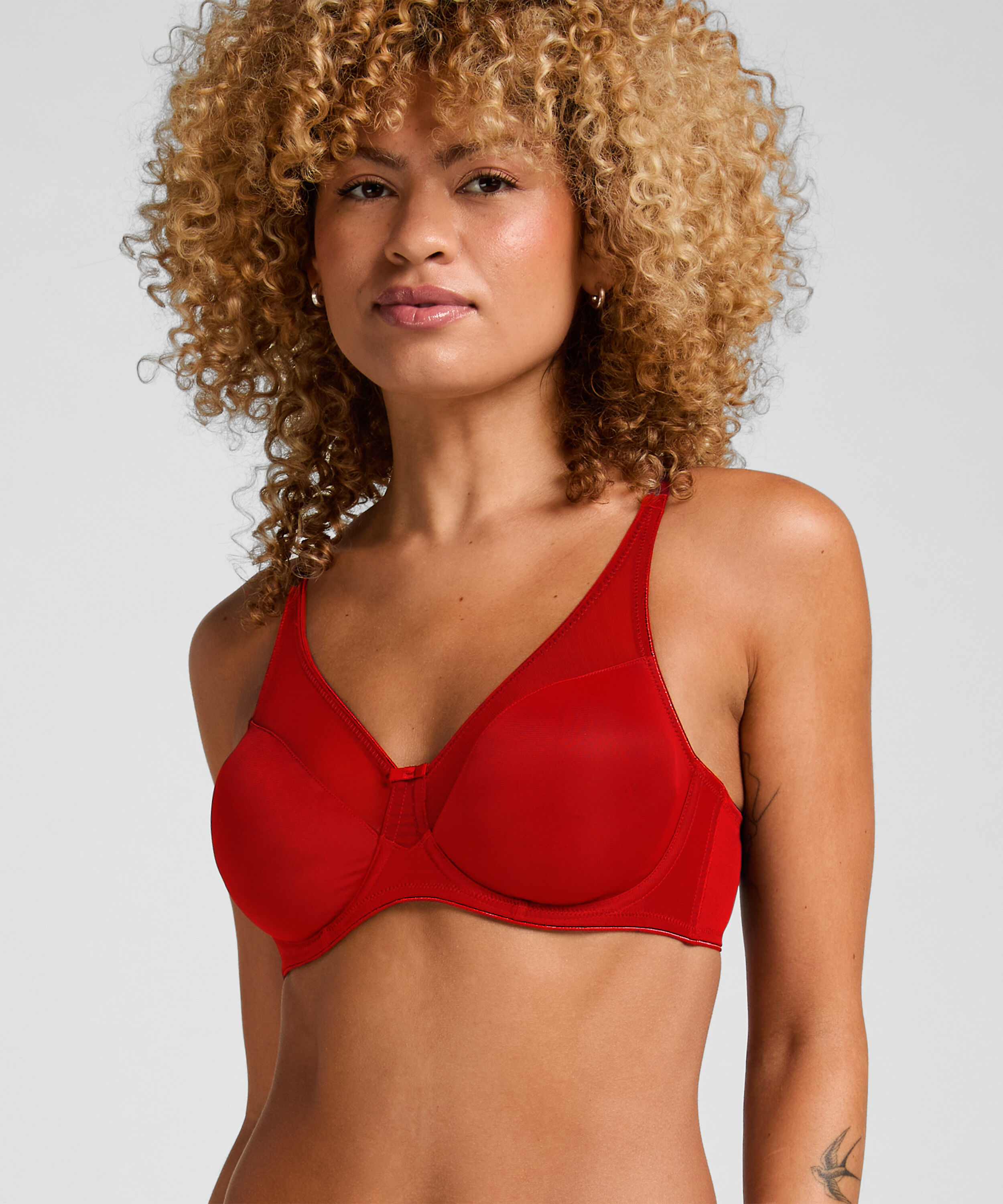 Soutien-gorge à armatures non-préformé minimiseur Nina, Rouge Soutien-gorge à armatures non-préformé minimiseur Nina, Rouge