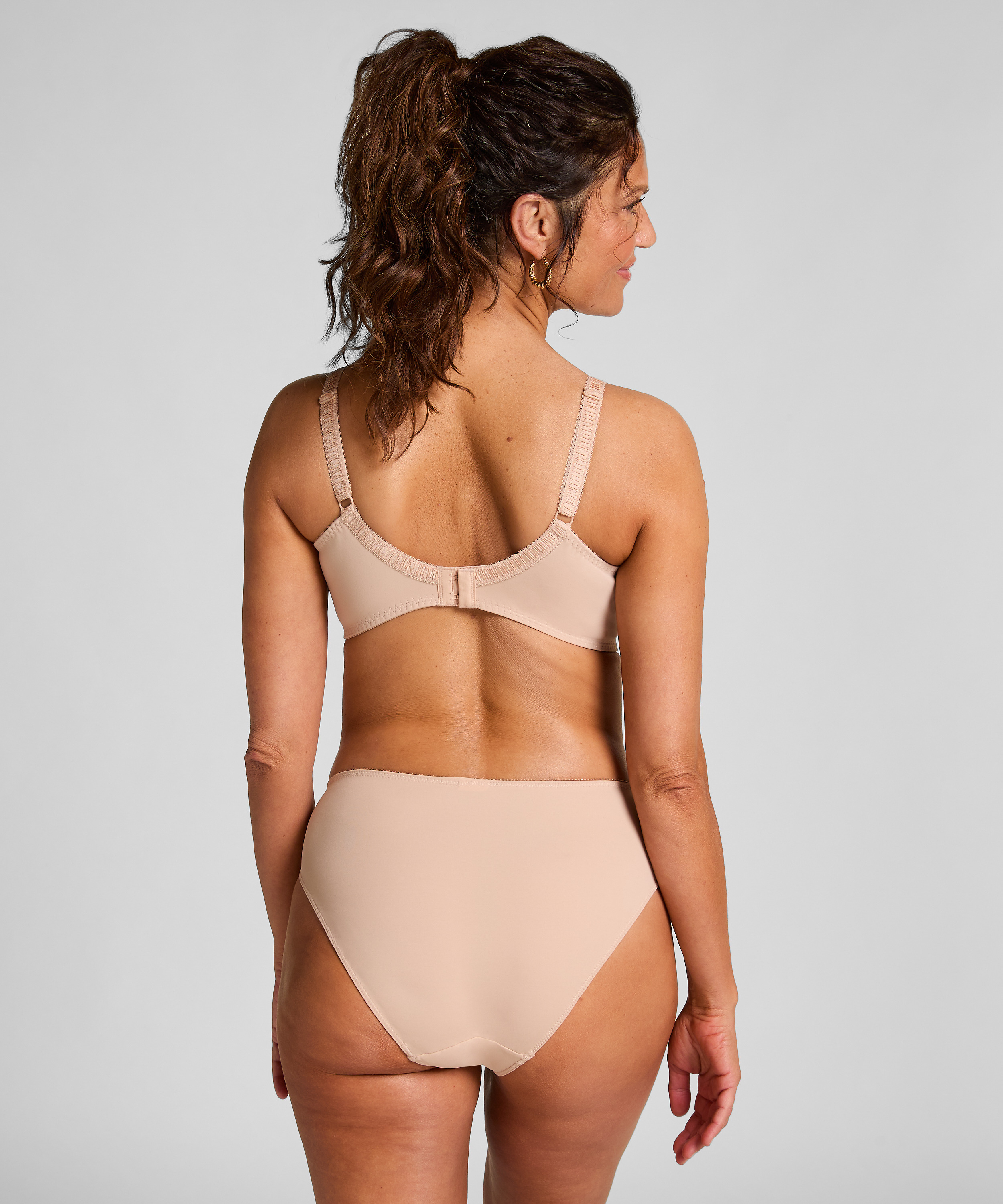 Soutien-gorge à armatures non-préformé Diva, Beige, main