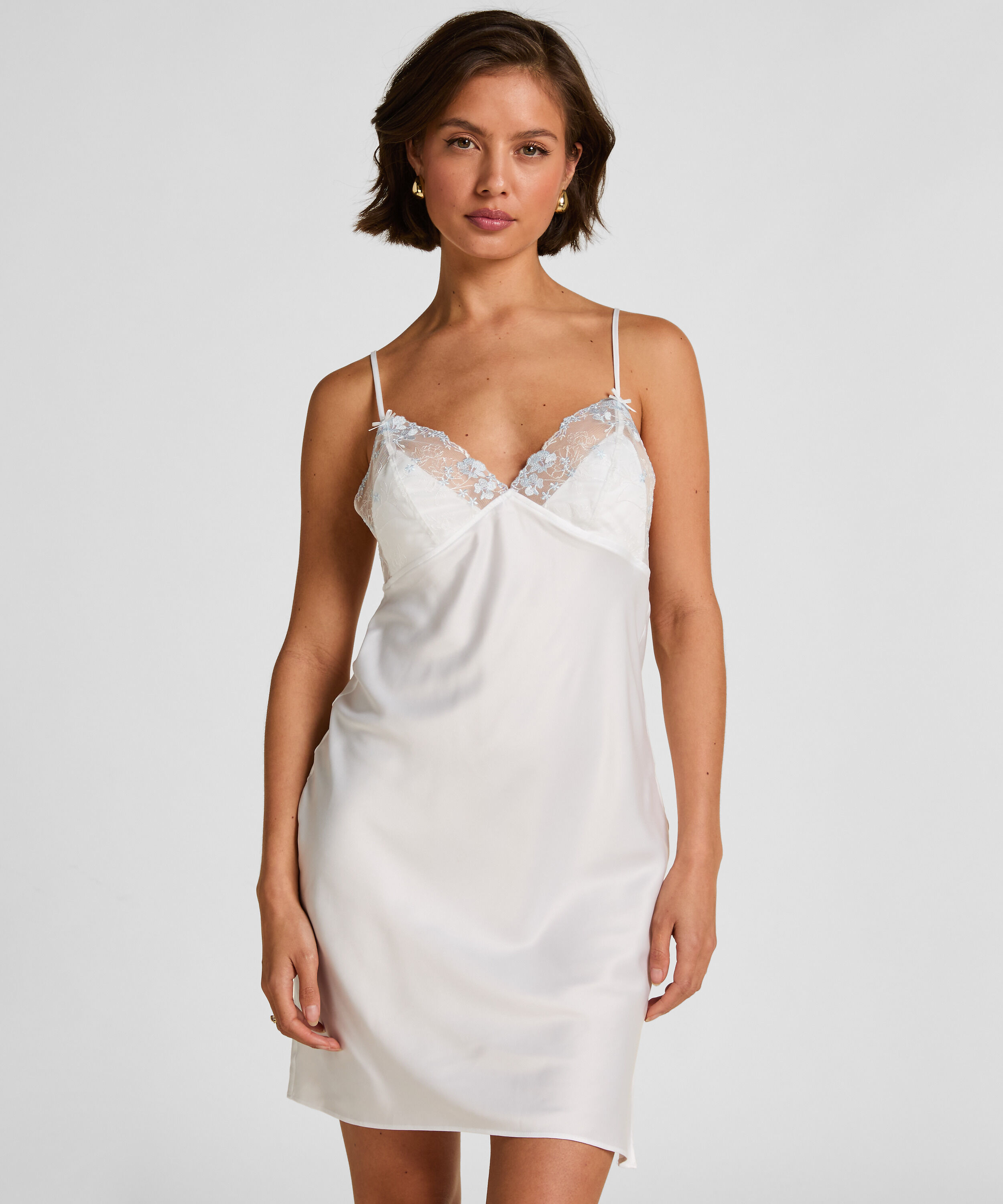 Nuisette en satin Peonie, Blanc