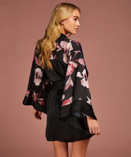 Kimono Orchid, Noir
