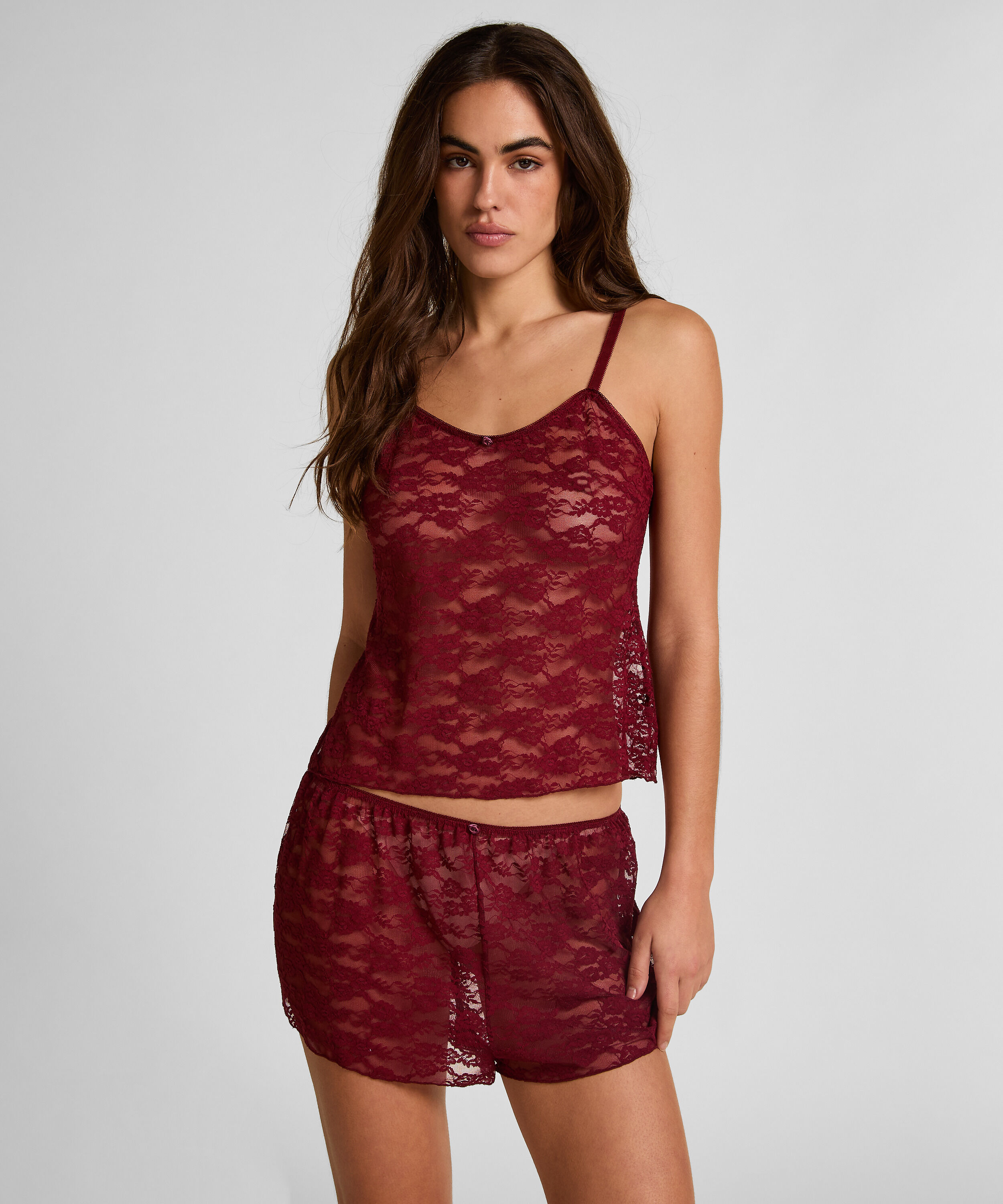 Short en dentelle intégrale, Rouge Short en dentelle intégrale, Rouge