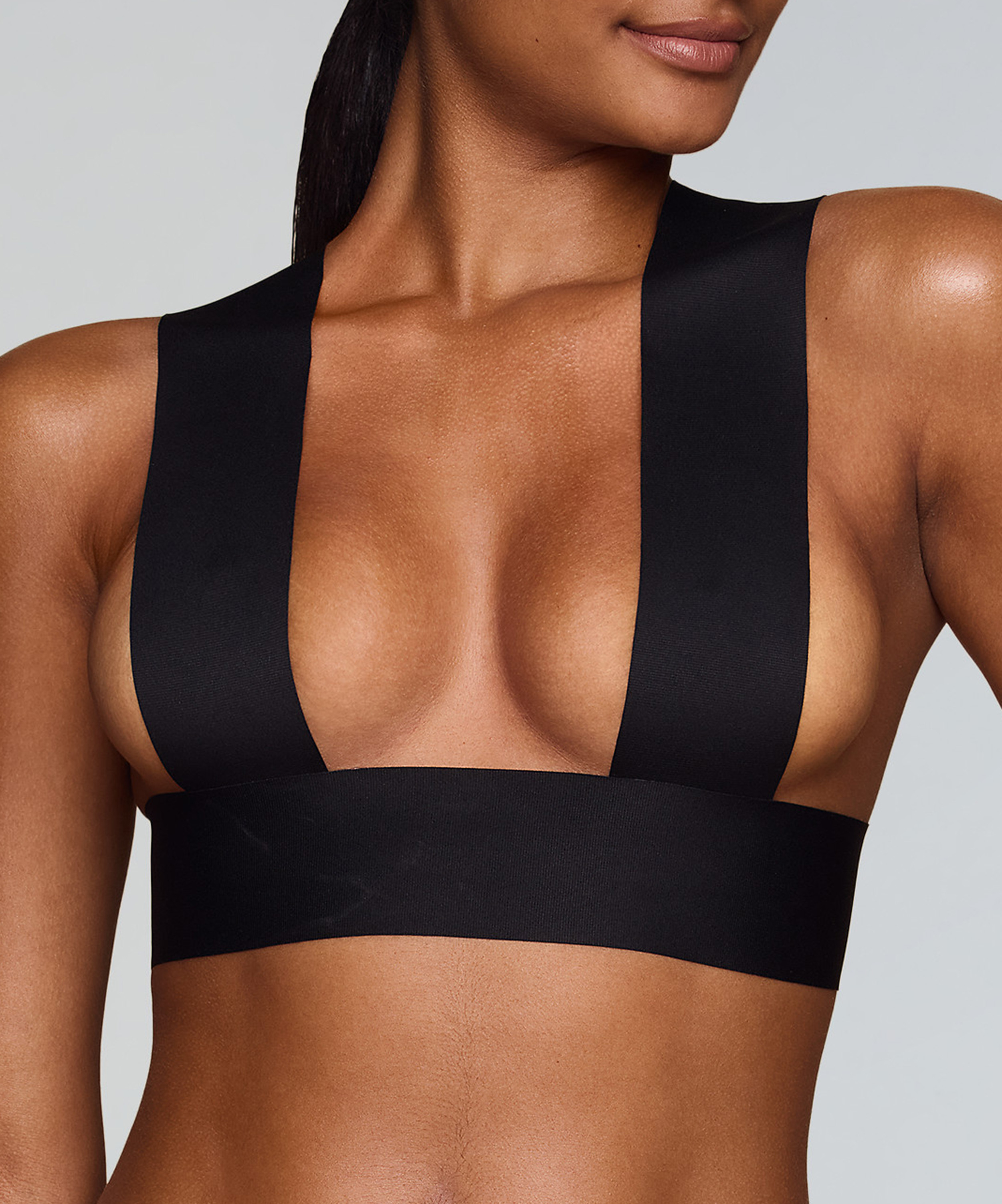 Boob Tape, Noir, main