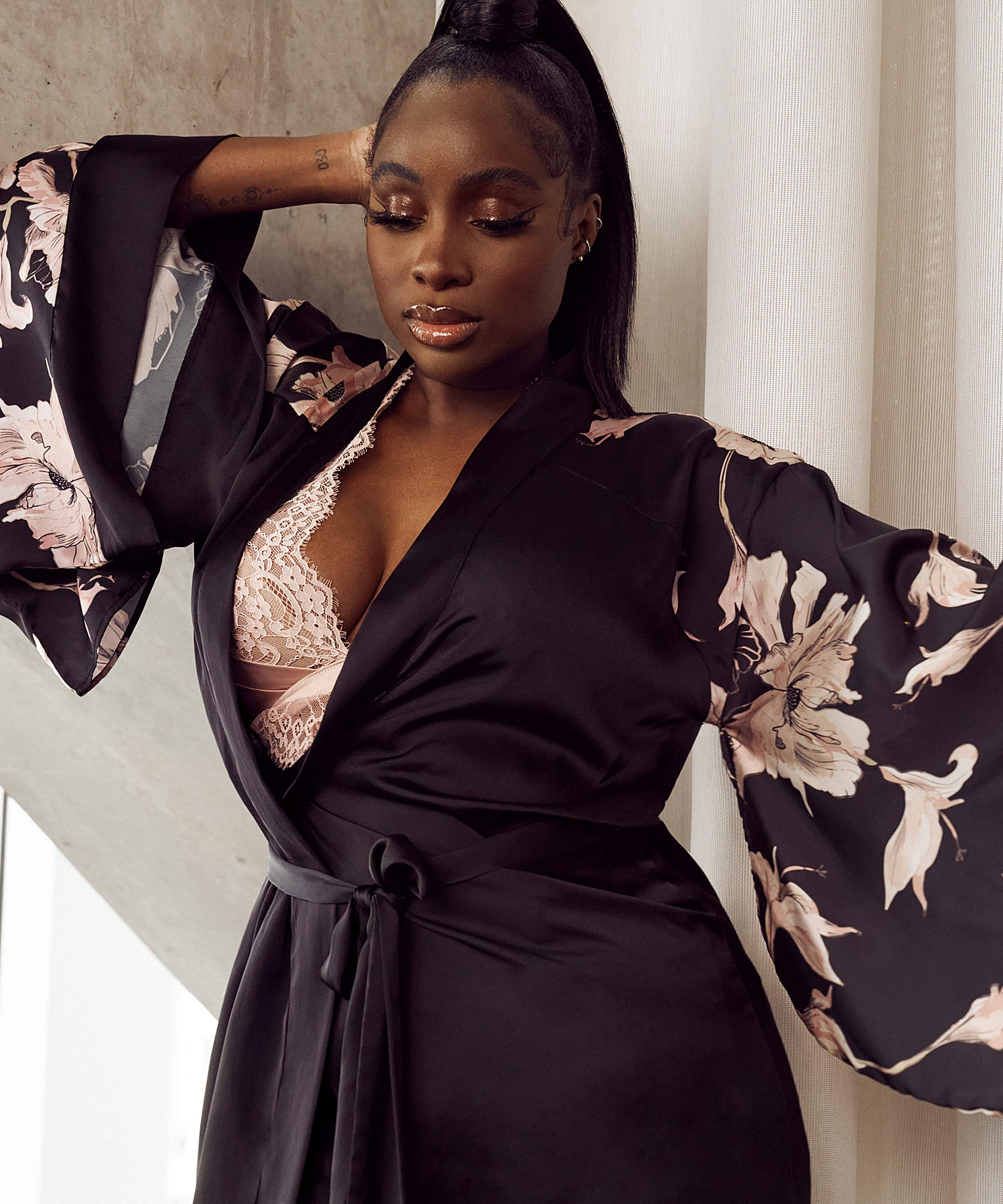 Kimono Satin Bloom, Noir, main