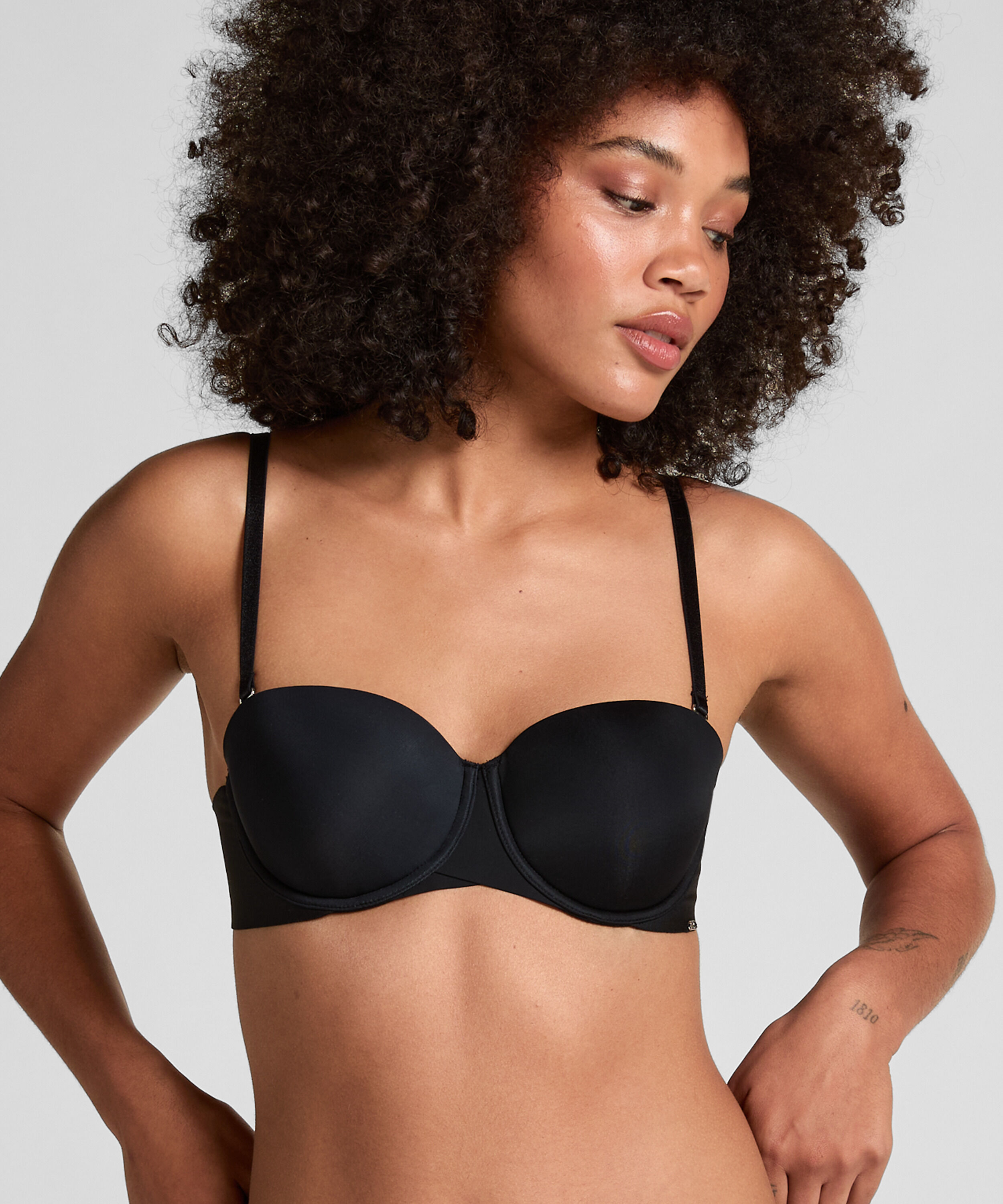 Soutien-gorge &agrave; armatures pr&eacute;form&eacute; sans bretelles Jane, Noir