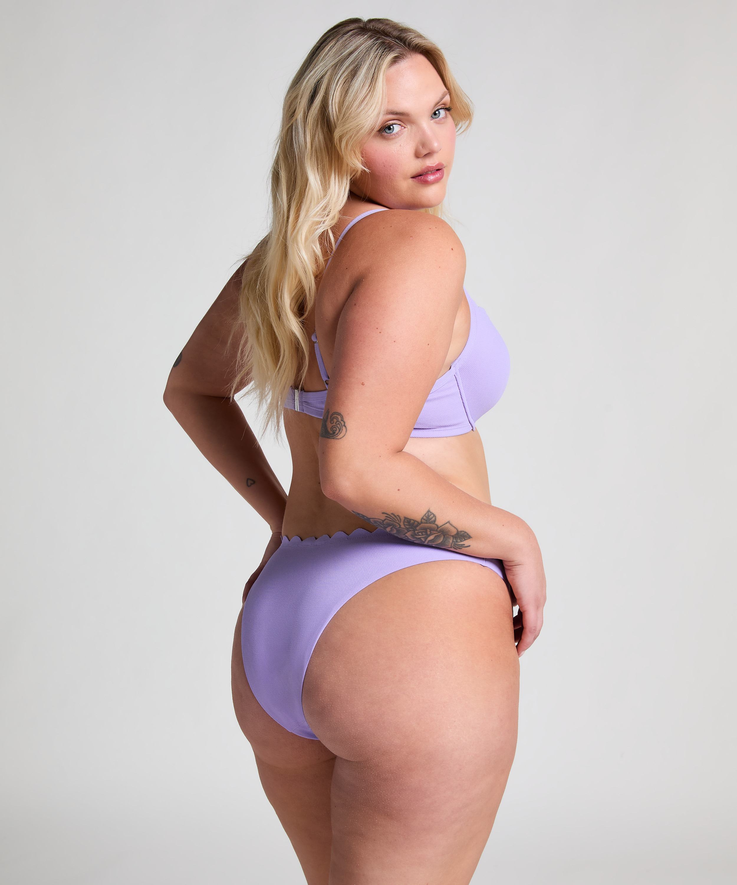 Slip de Bikini Échancrés Scallop, Violet, main