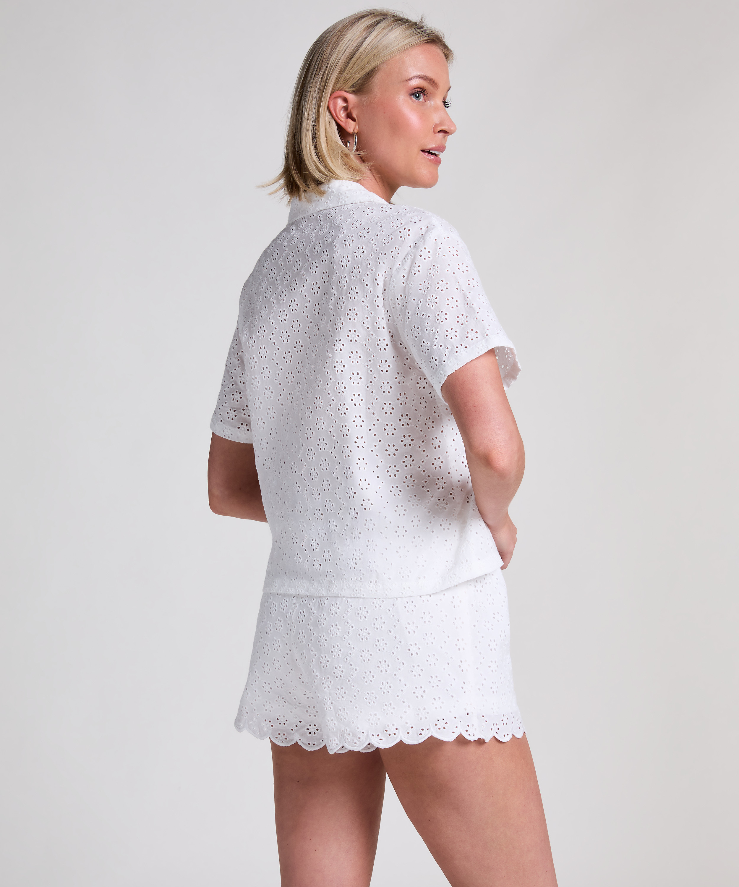 Short en broderie anglaise, Blanc, main