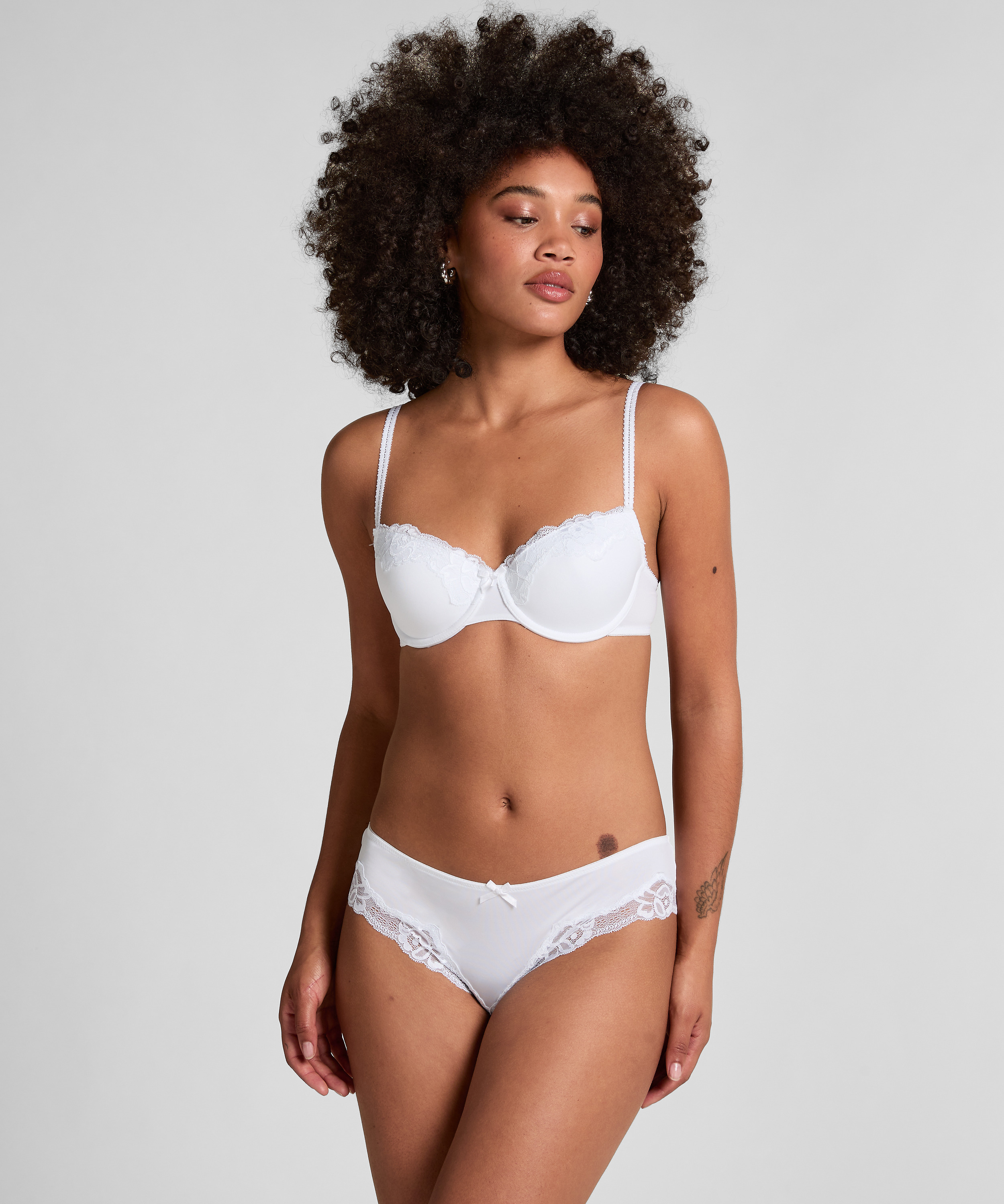 Soutien-gorge à armatures préformé Secret Lace, Blanc, main