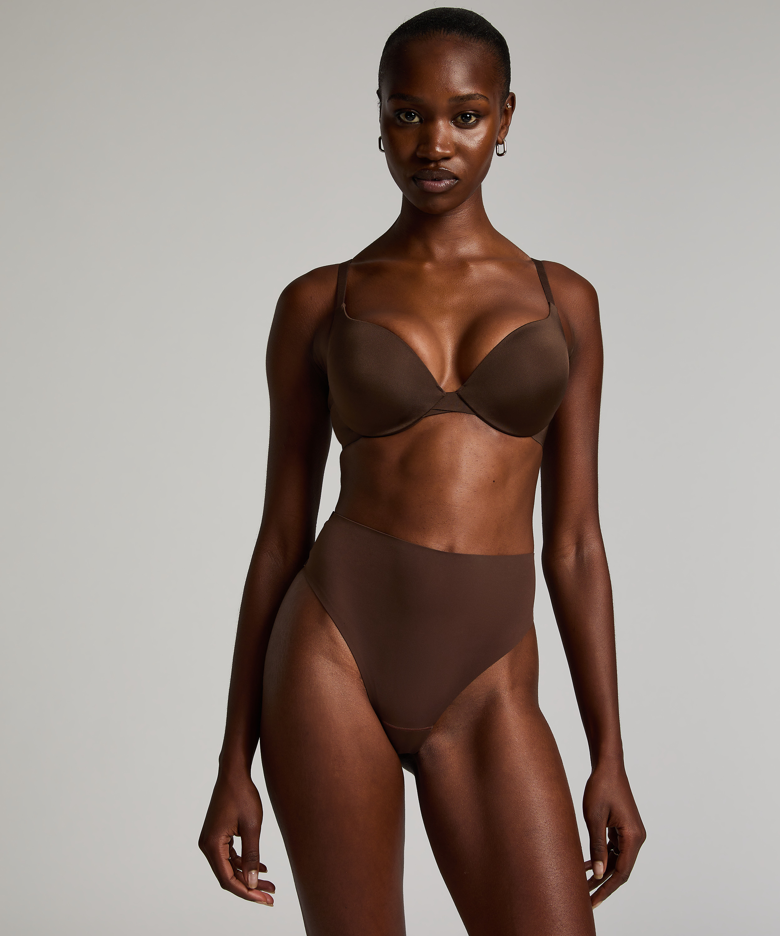 Soutien-gorge à armatures préformé push-up Smooth, Marron, main