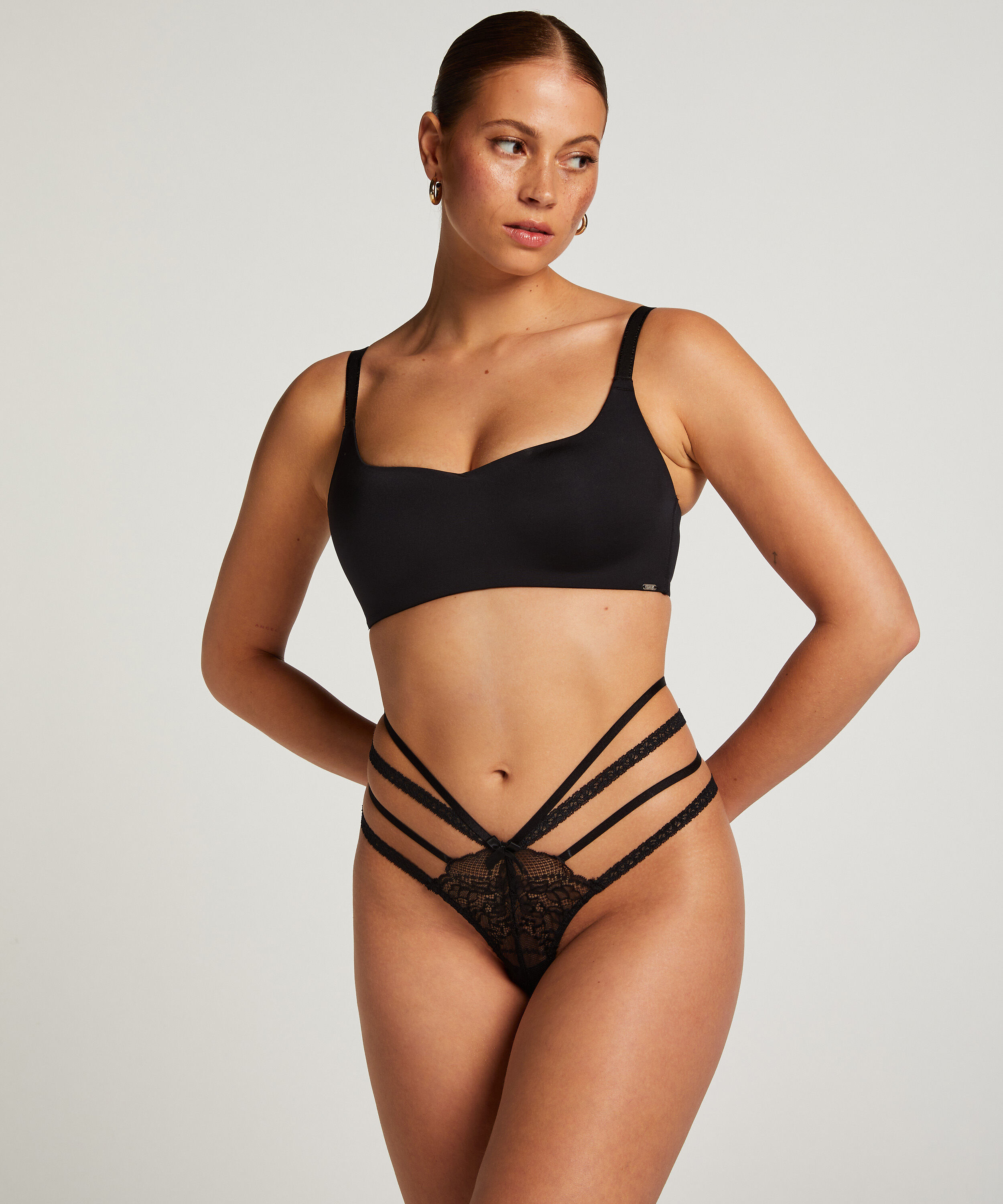 String Lorraine, Noir String Lorraine, Noir