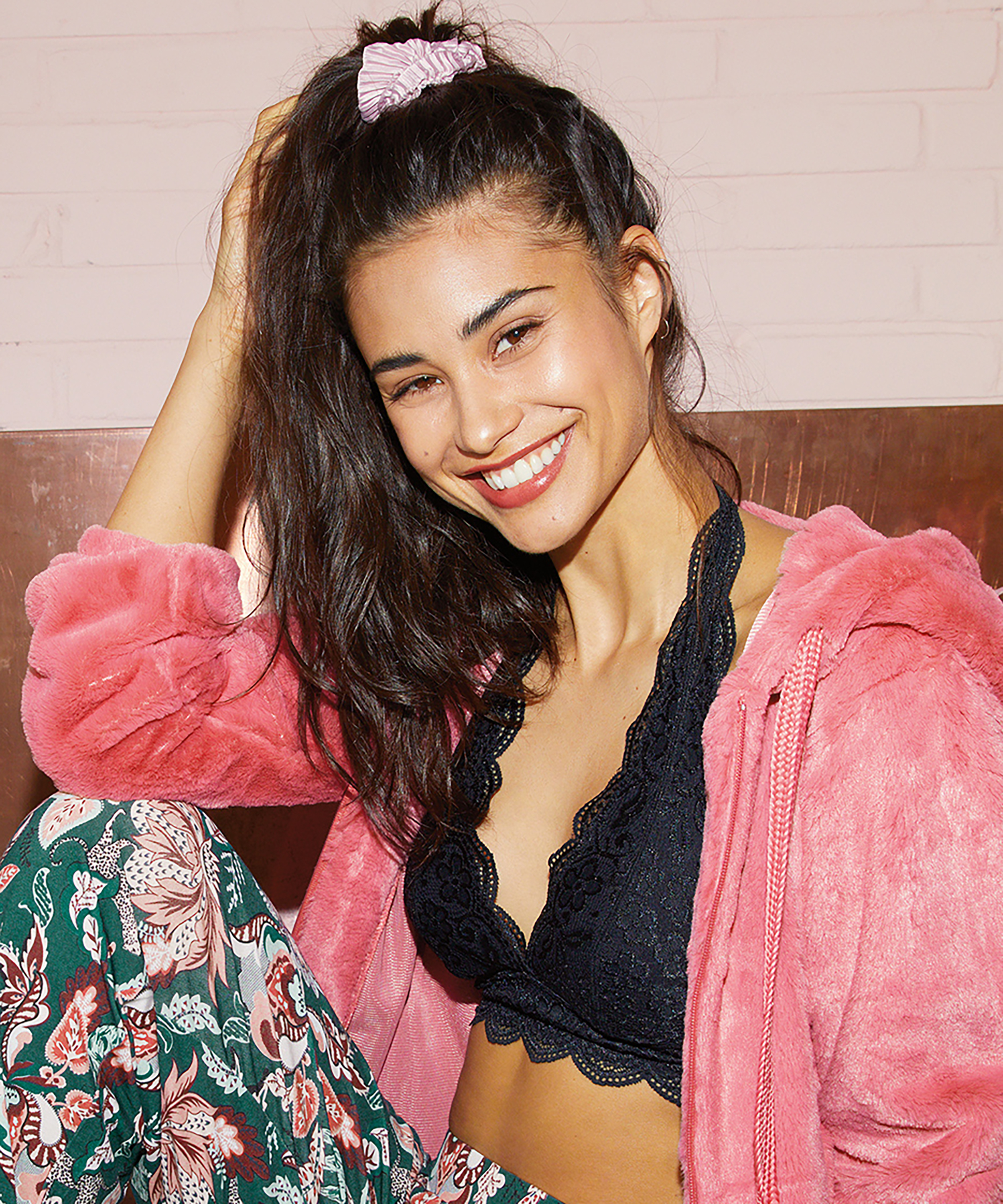 Brassière Halter Lace, Noir, main