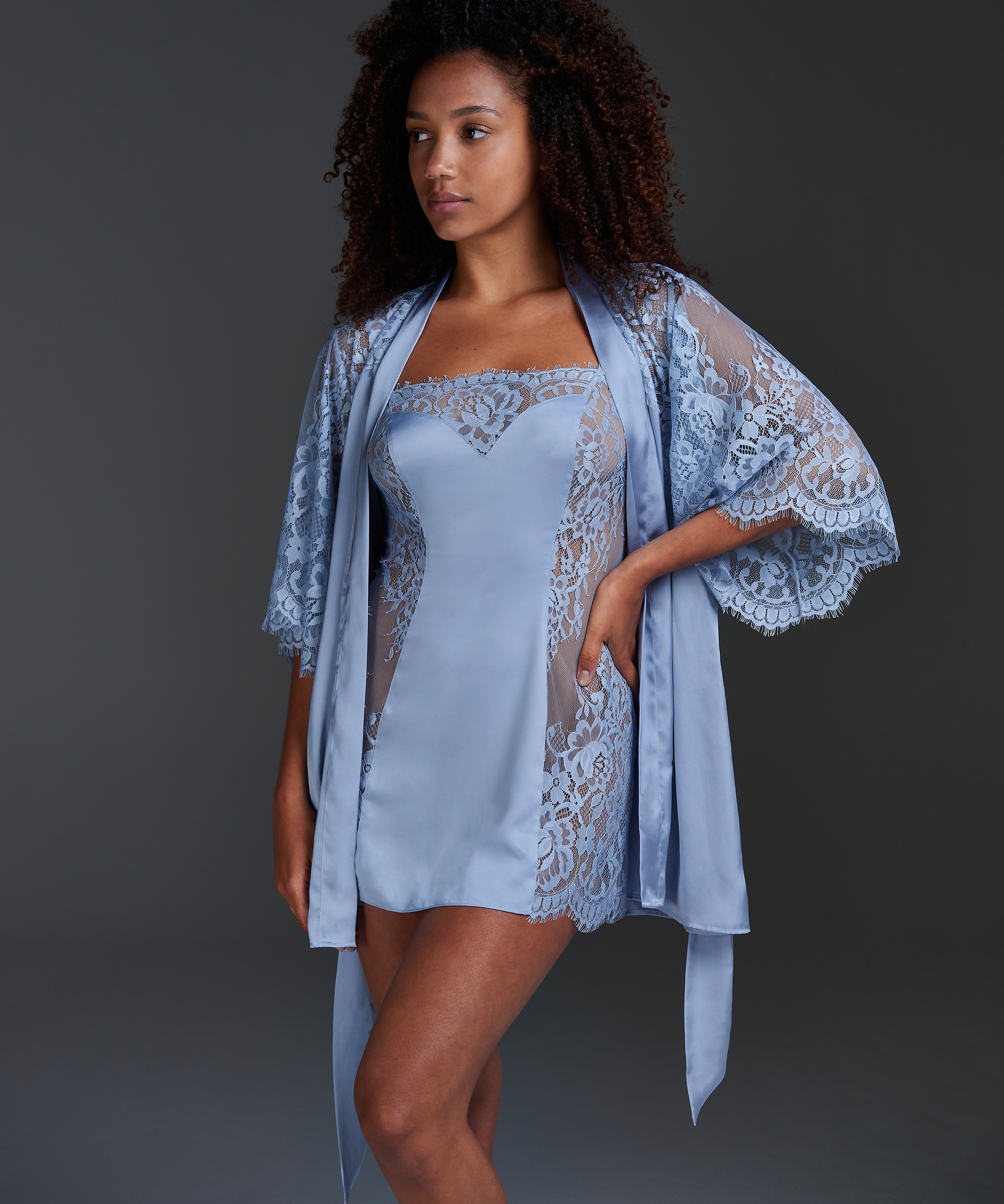 Nuisette Jennifer, Bleu, main