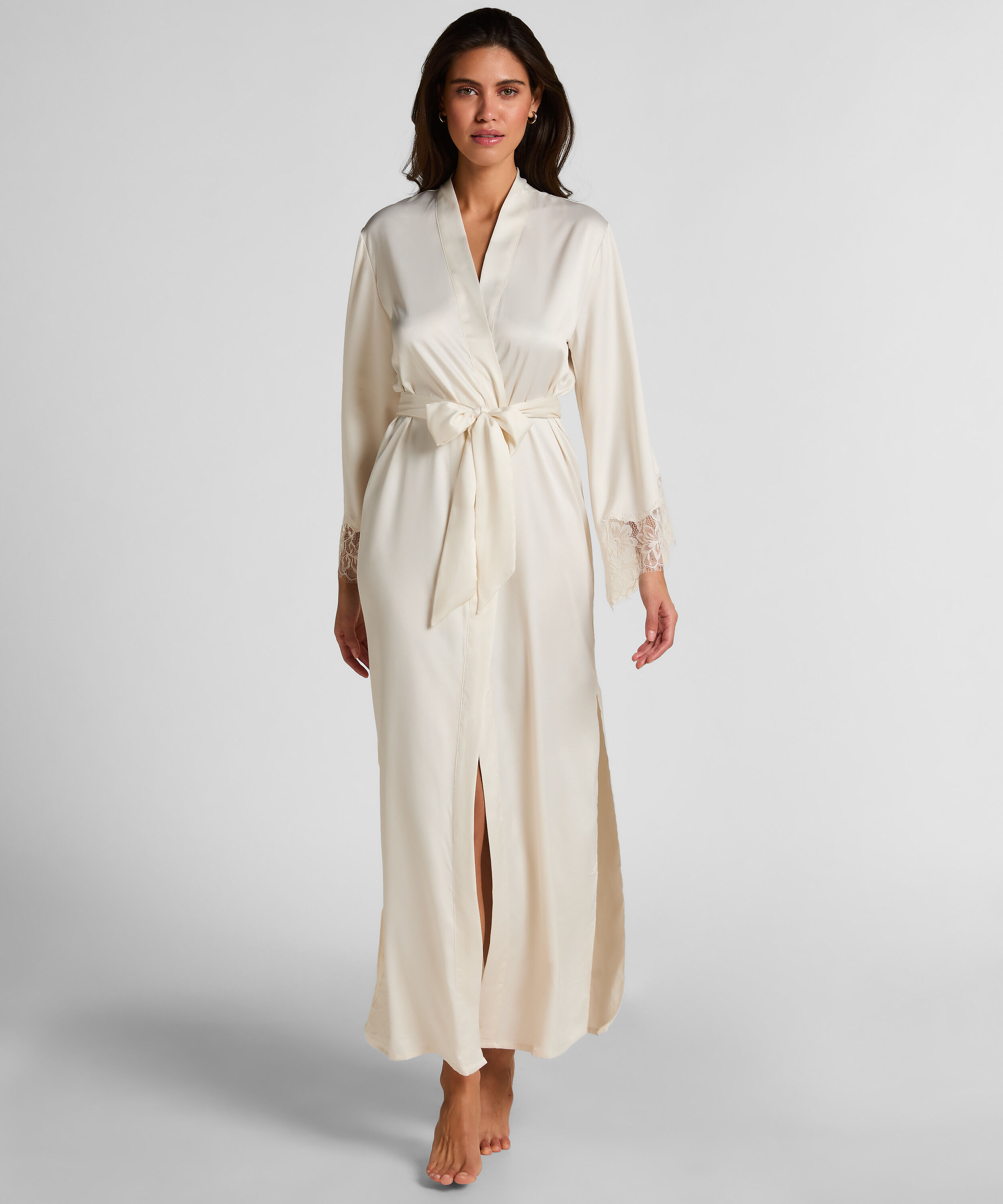 Kimono long en satin Valerie, Blanc Kimono long en satin Valerie, Blanc