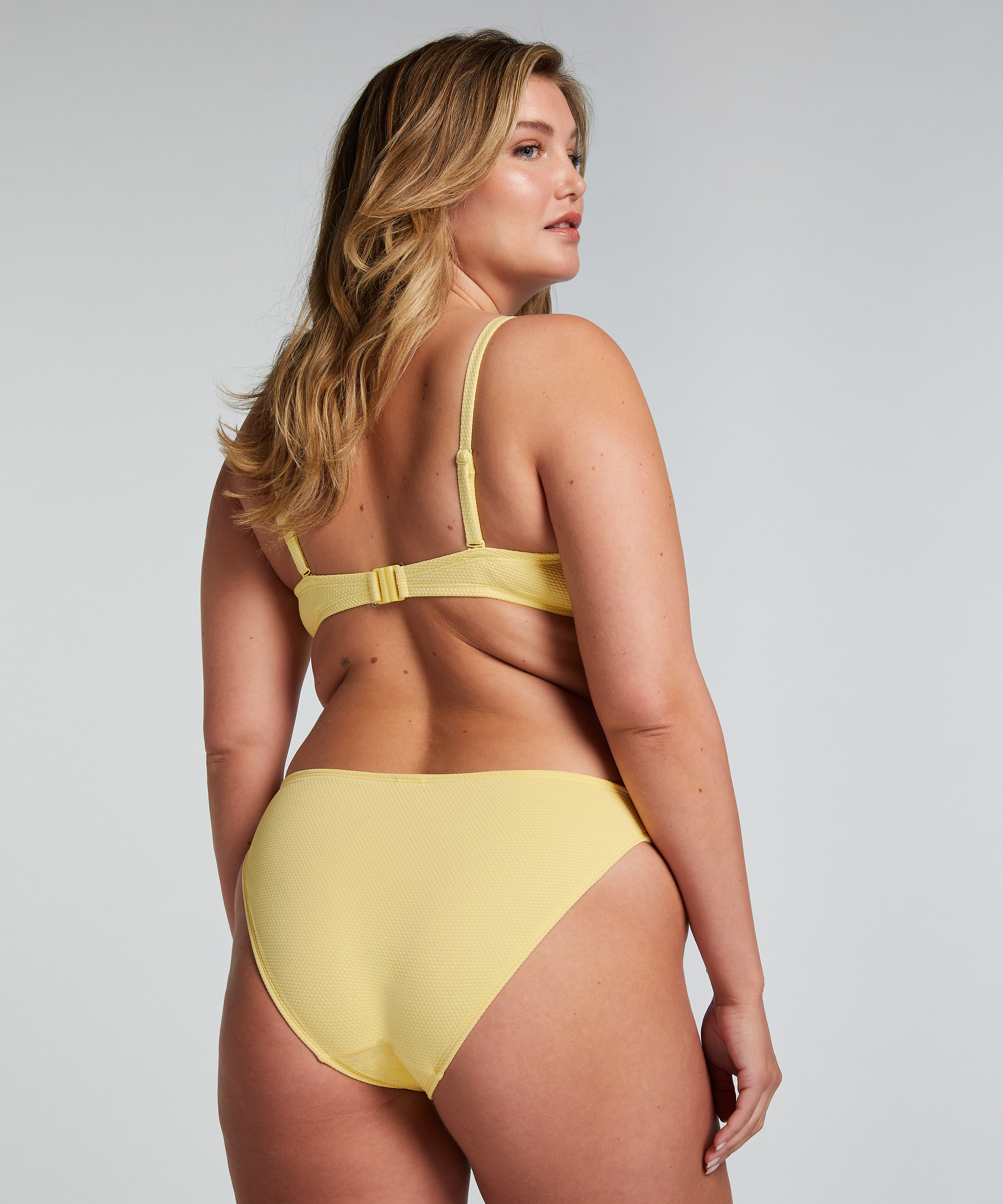 Slip de Bikini Rio Scallop, Jaune, main